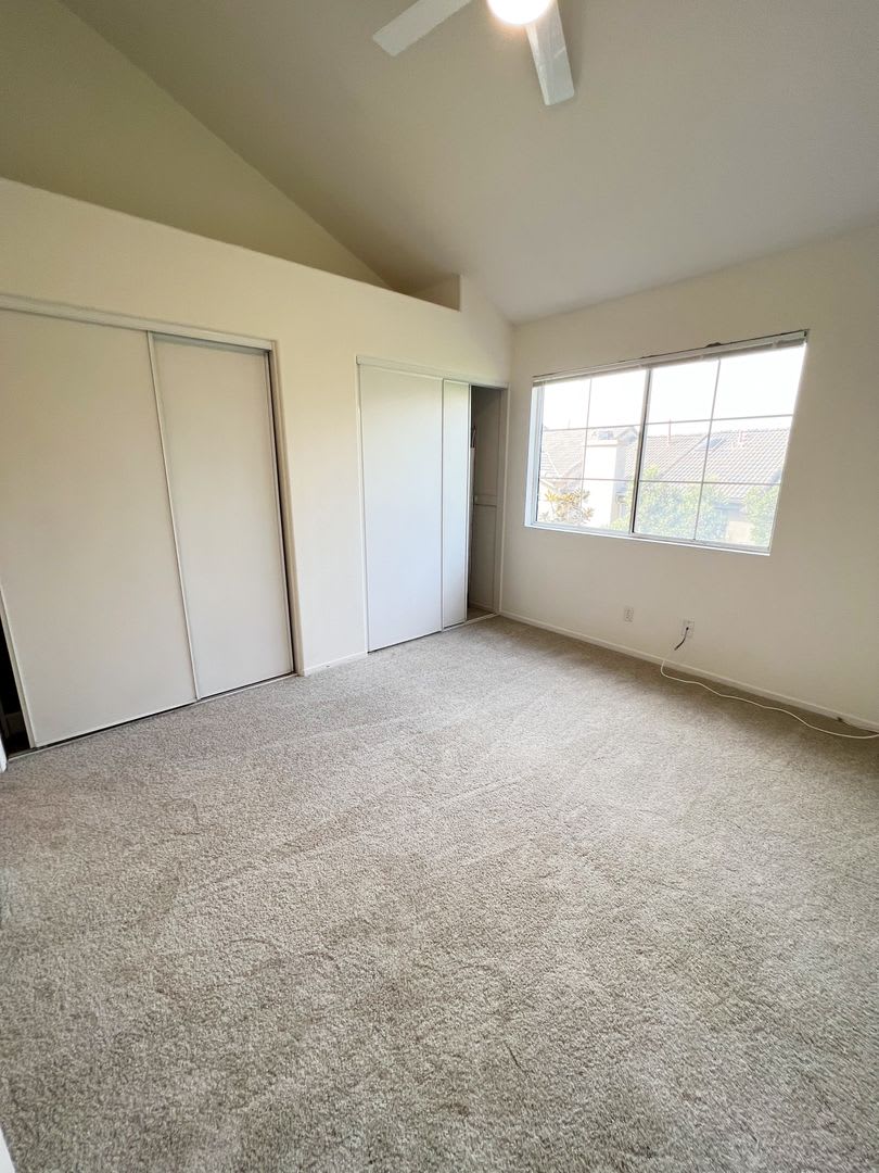 Large Townhome – photo 2