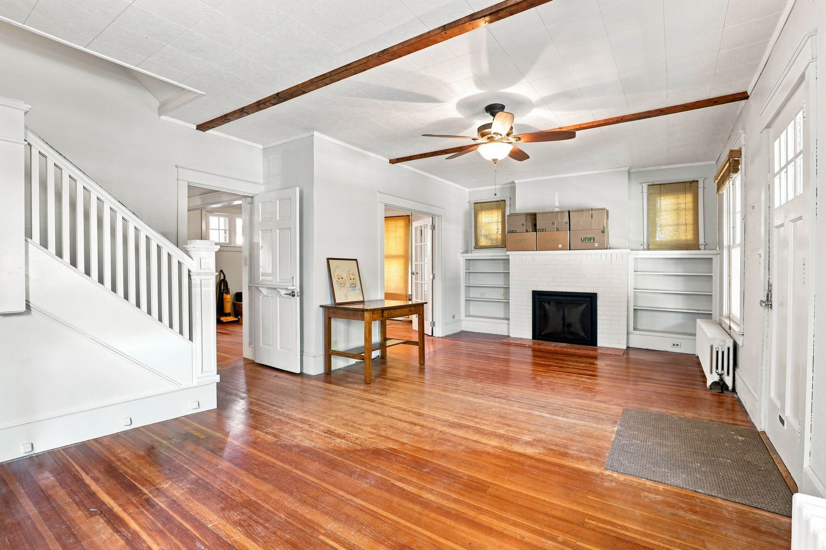 Charming 3 Bedroom Home Available Now! – photo 5