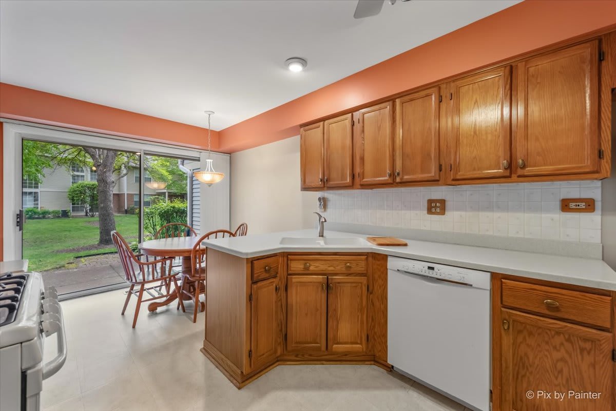 2106 Glasgow Ct – photo 4