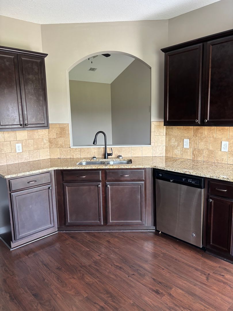 FOR RENT – photo 5