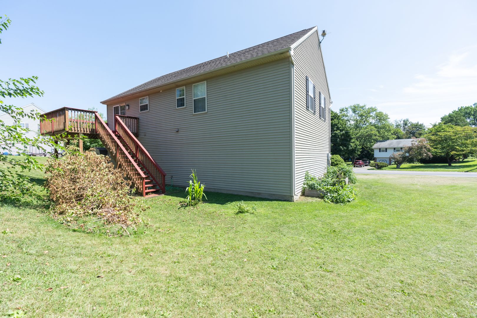 2072 Sheaffer Rd – photo 5