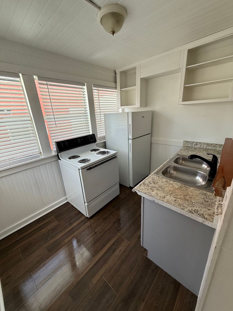 1 Bedroom / 1 Bath Apartment * HALF OFF 1ST MONTH'S RENT WITH 13 MONTH LEASE * – photo 4