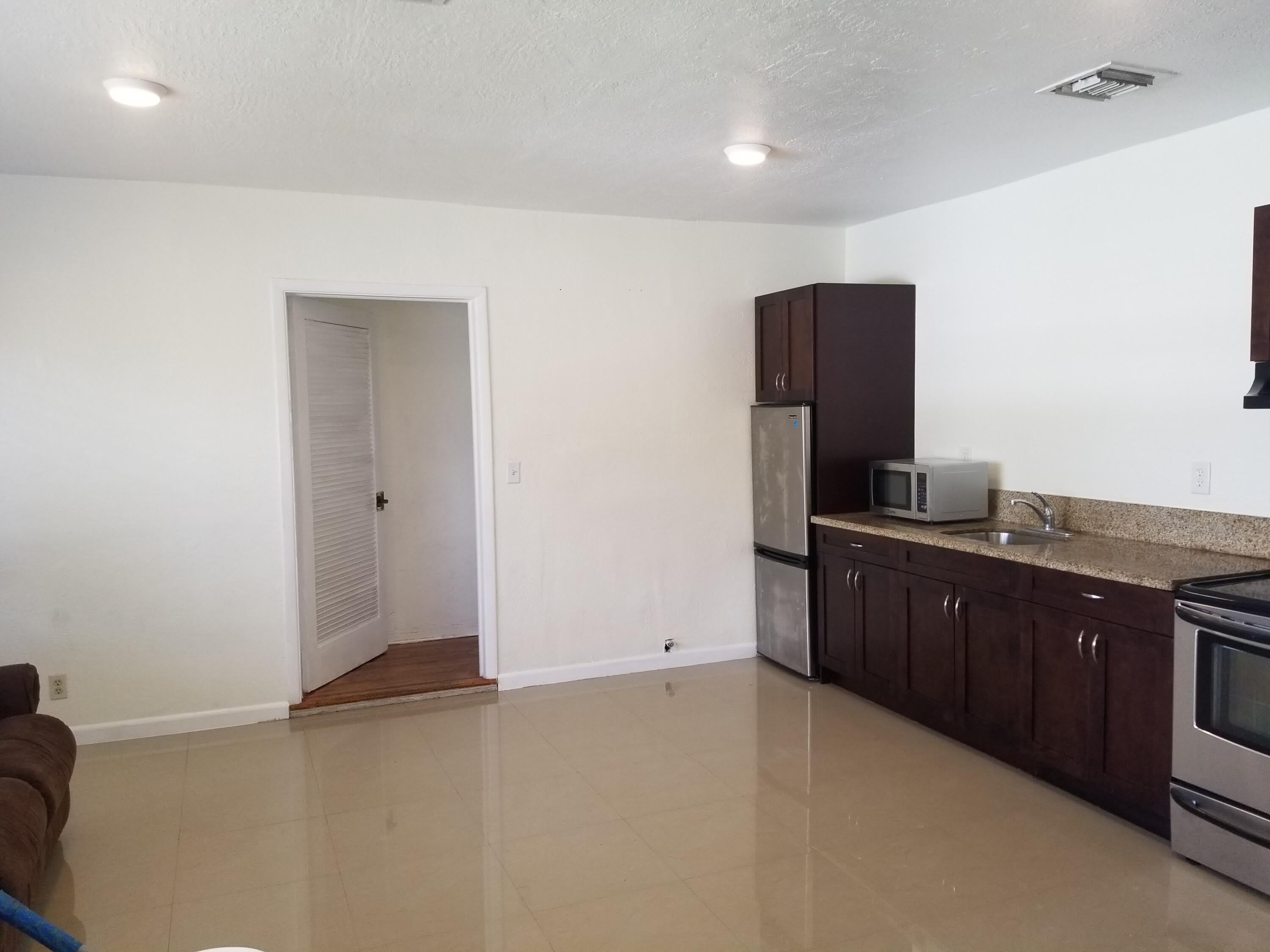 703 NW 6th Street – photo 4