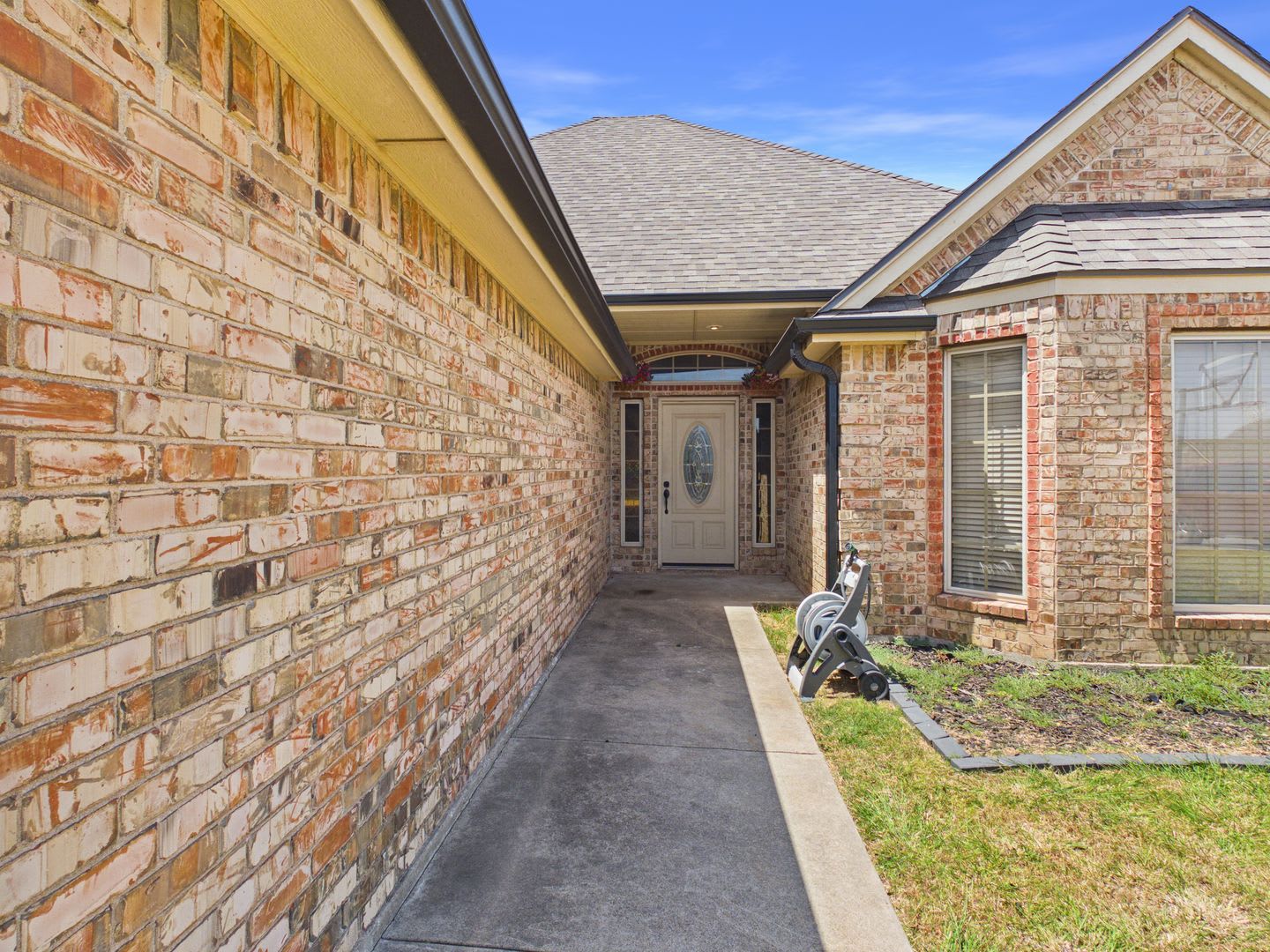 319 SW Coral – photo 2