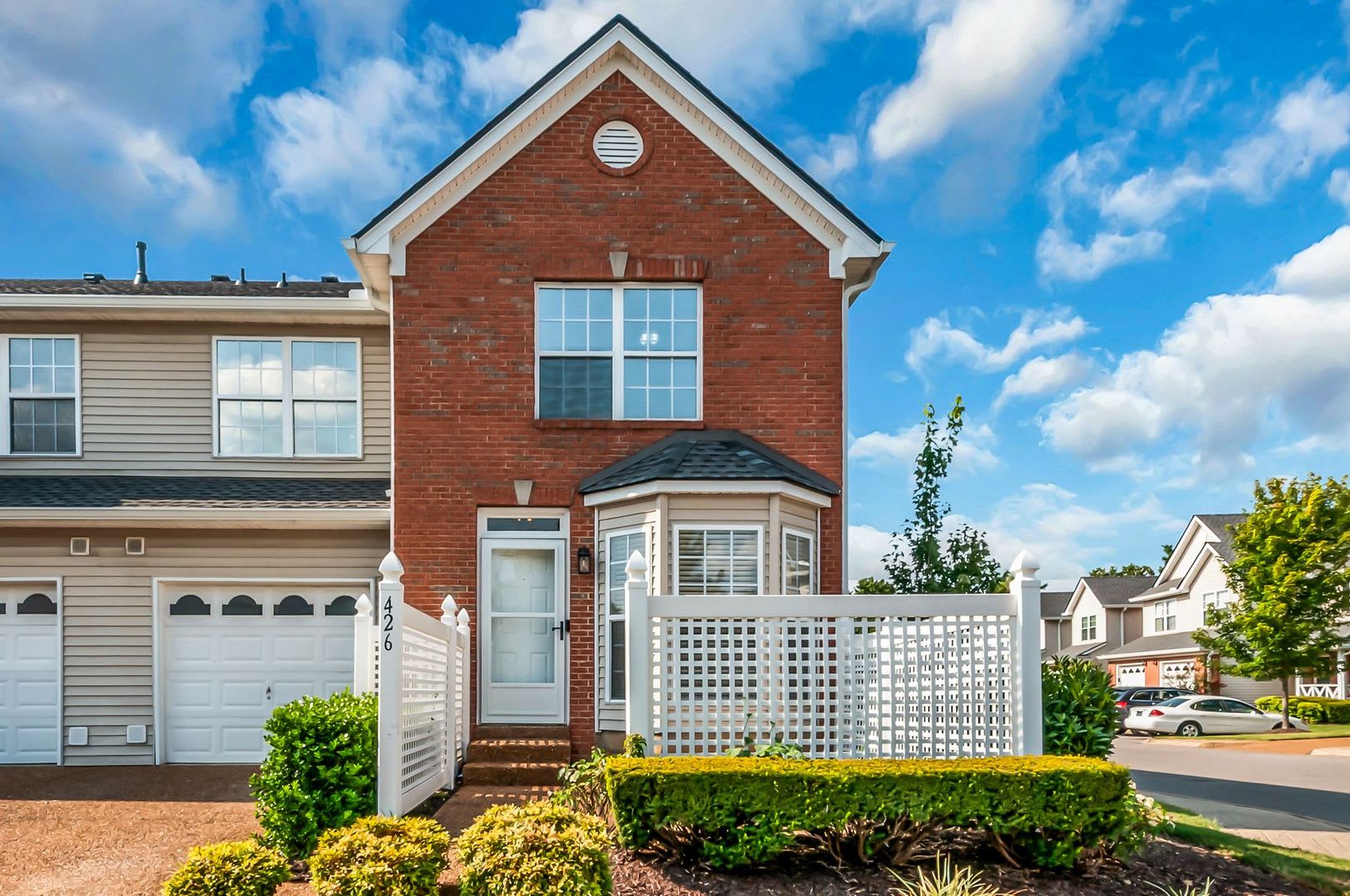 Charming Townhome Living In Fieldstone Farms – photo 5
