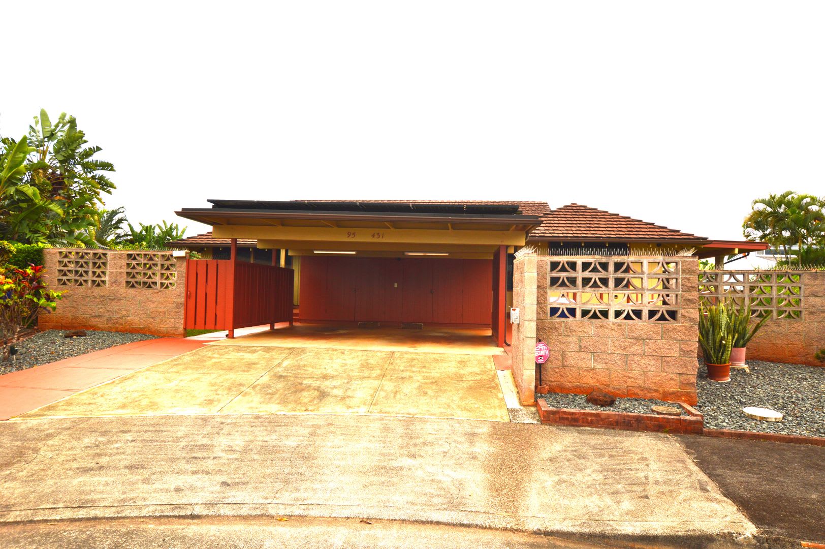 Four Bedroom 2 Bath Single Family Home In Mililani Town – photo 3