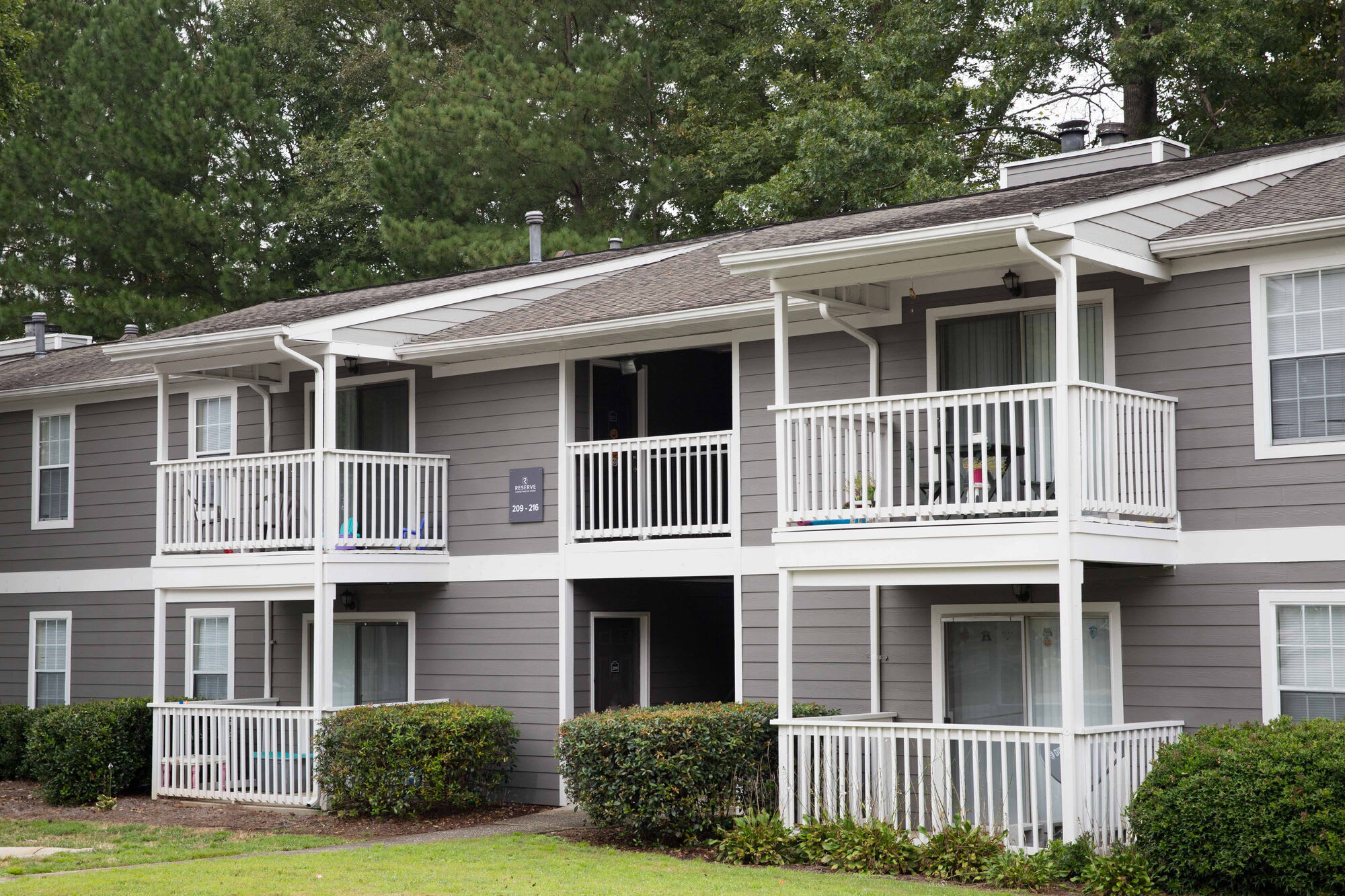 Reserve at Sweetwater Creek Apartments – photo 2