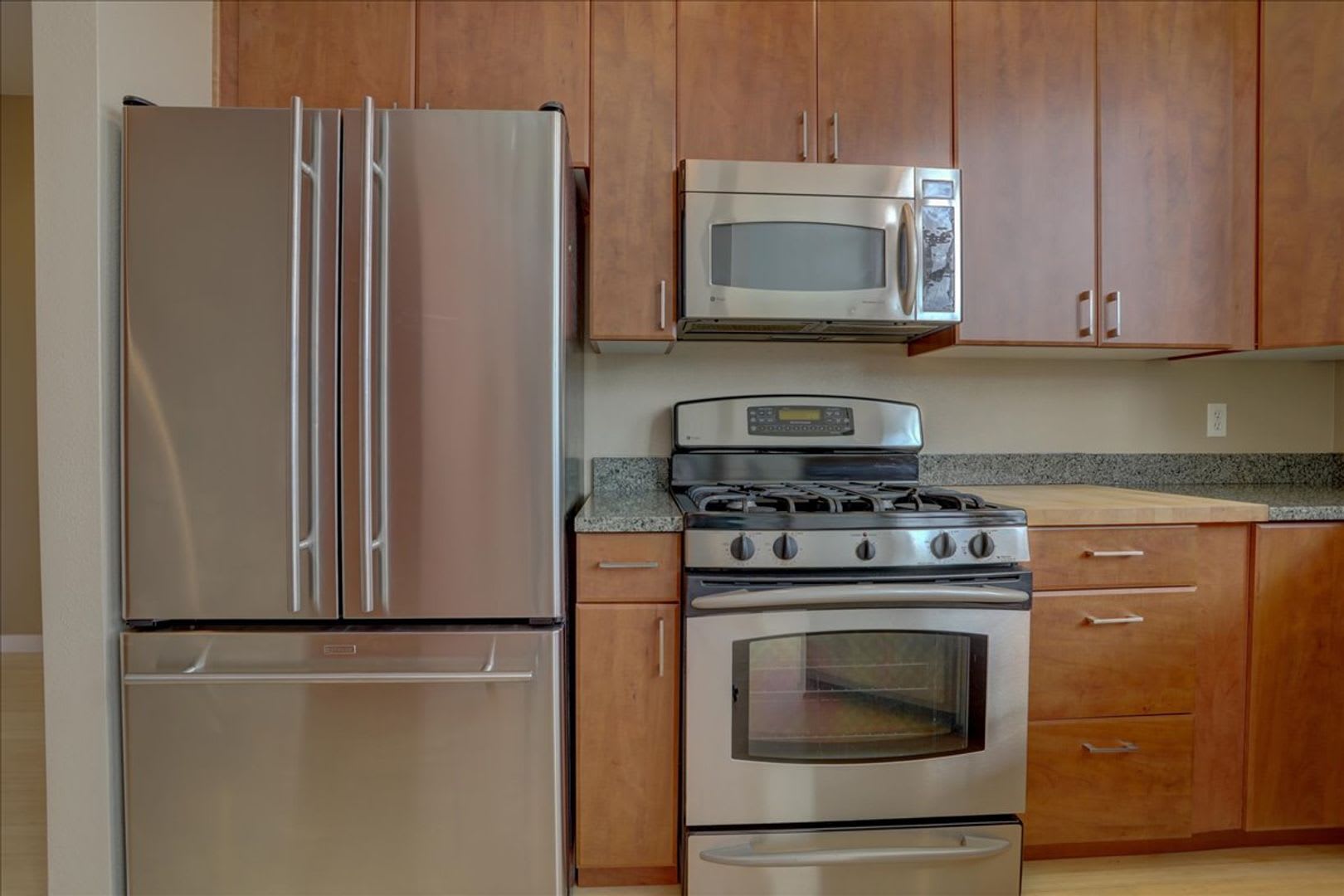 Signature Flatiron Views, Top Level Finishes, 2 Bed 2 Bath 1-car Garage in North Boulder! – photo 3