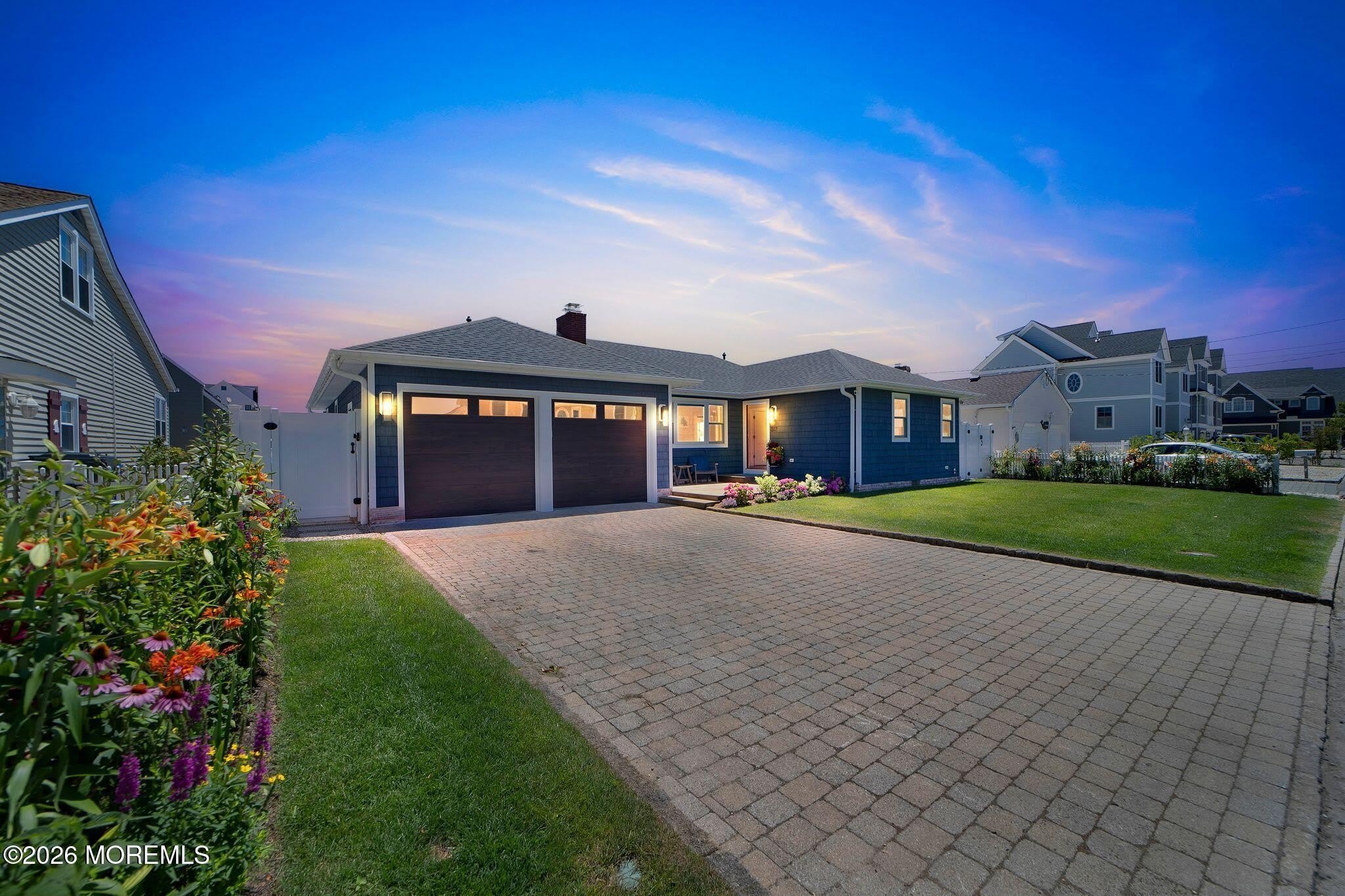 347 Bay Lane – photo 2