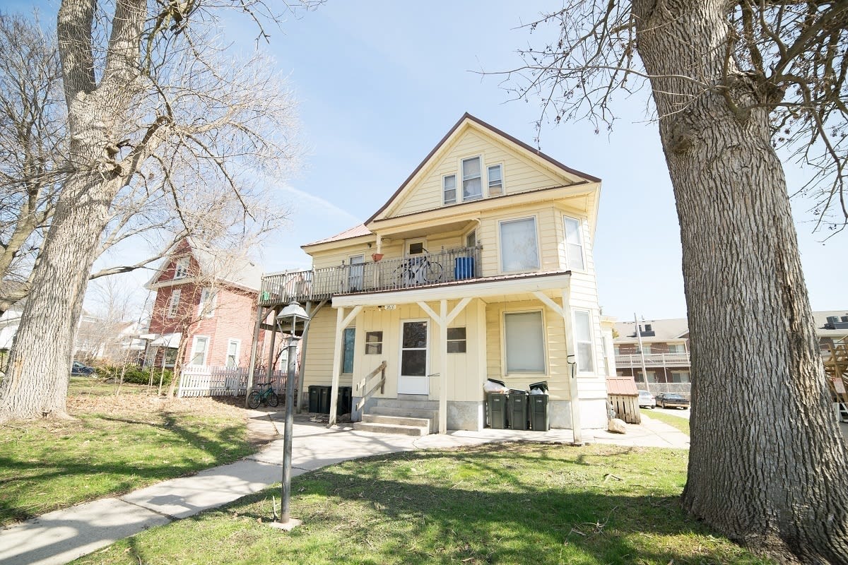 2610 College St – photo 2