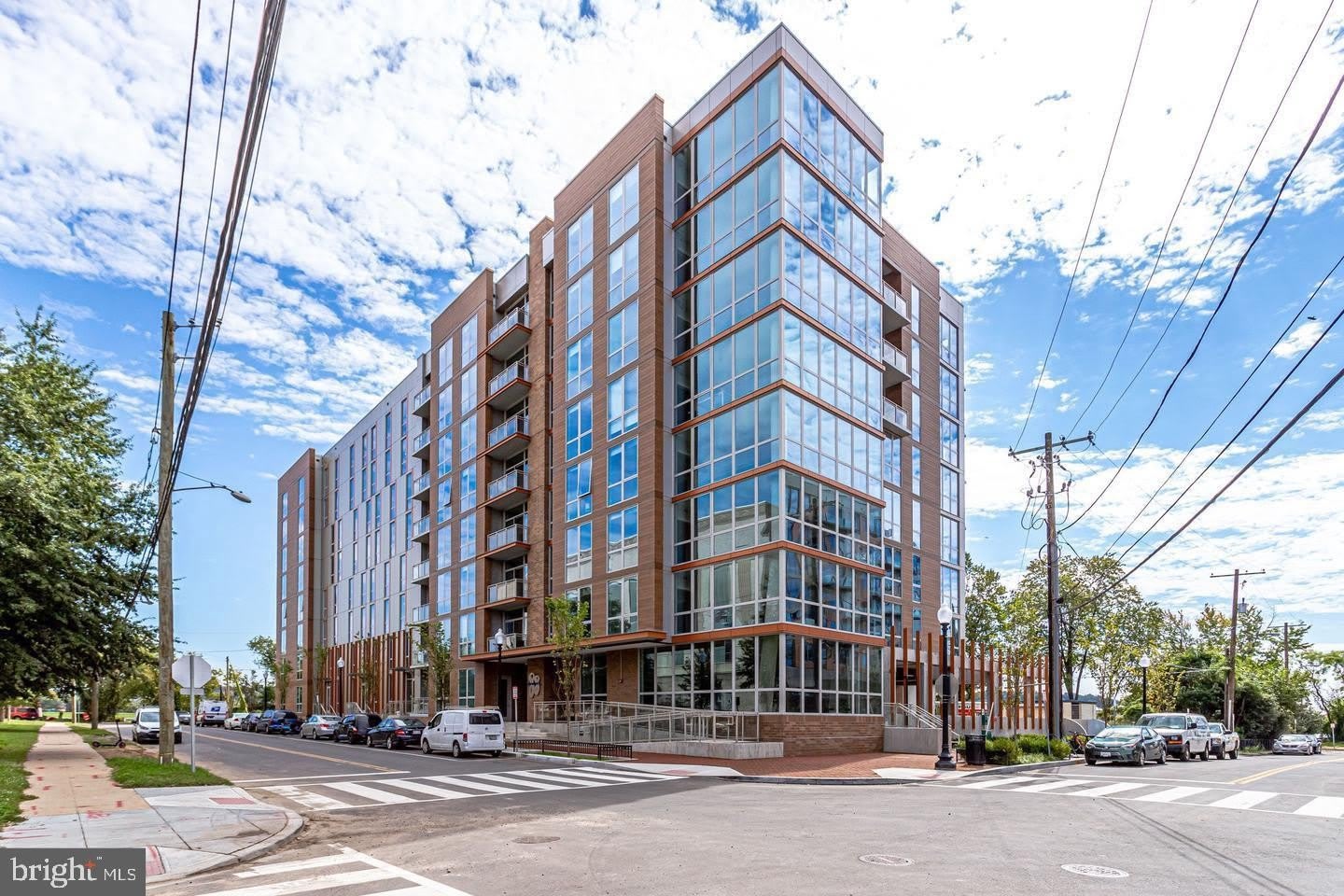 88 V ST SW #810 – photo 1