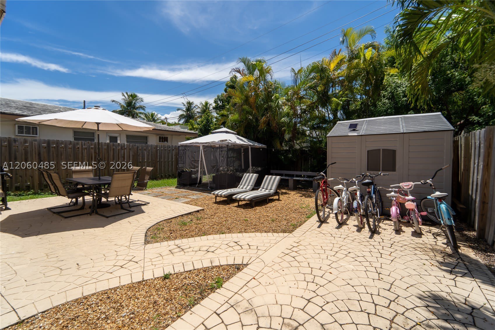 626 NE 4th Ct – photo 2