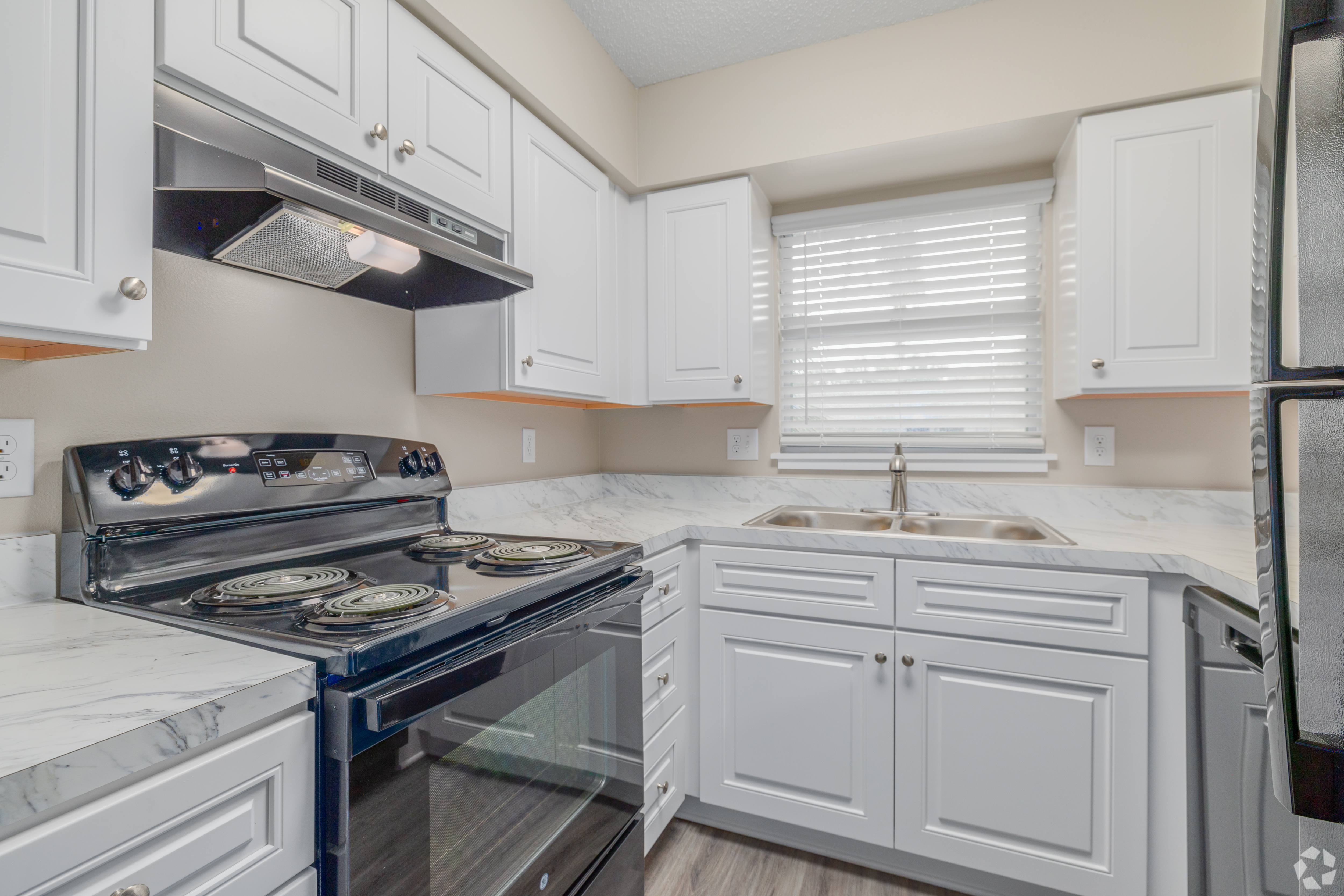 Park Place Apartments – photo 2