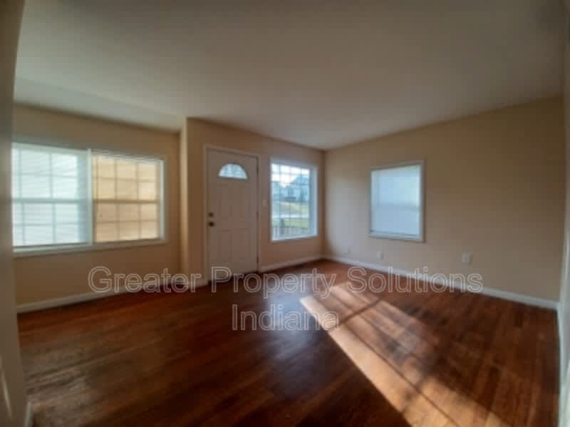 412 W South St – photo 3