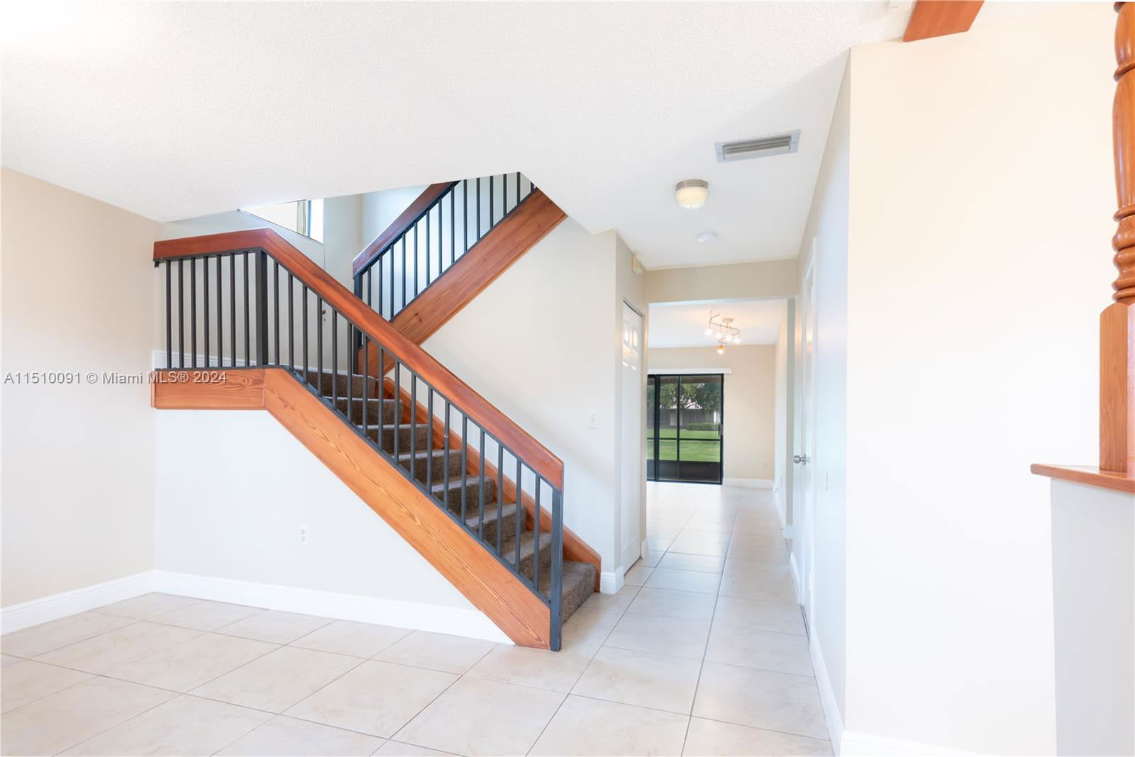 231 Lakeside Circle – photo 5