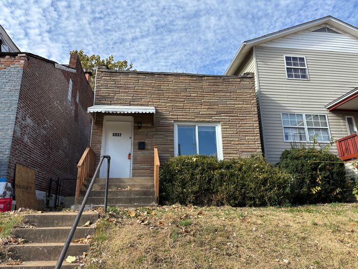 3937 Iowa Avenue – photo 1