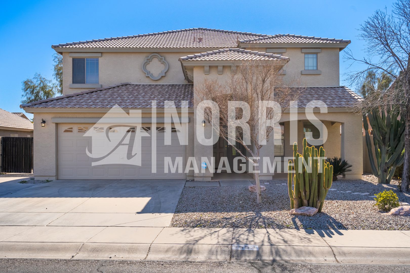 Beautiful Large Home W A Pool – photo 4