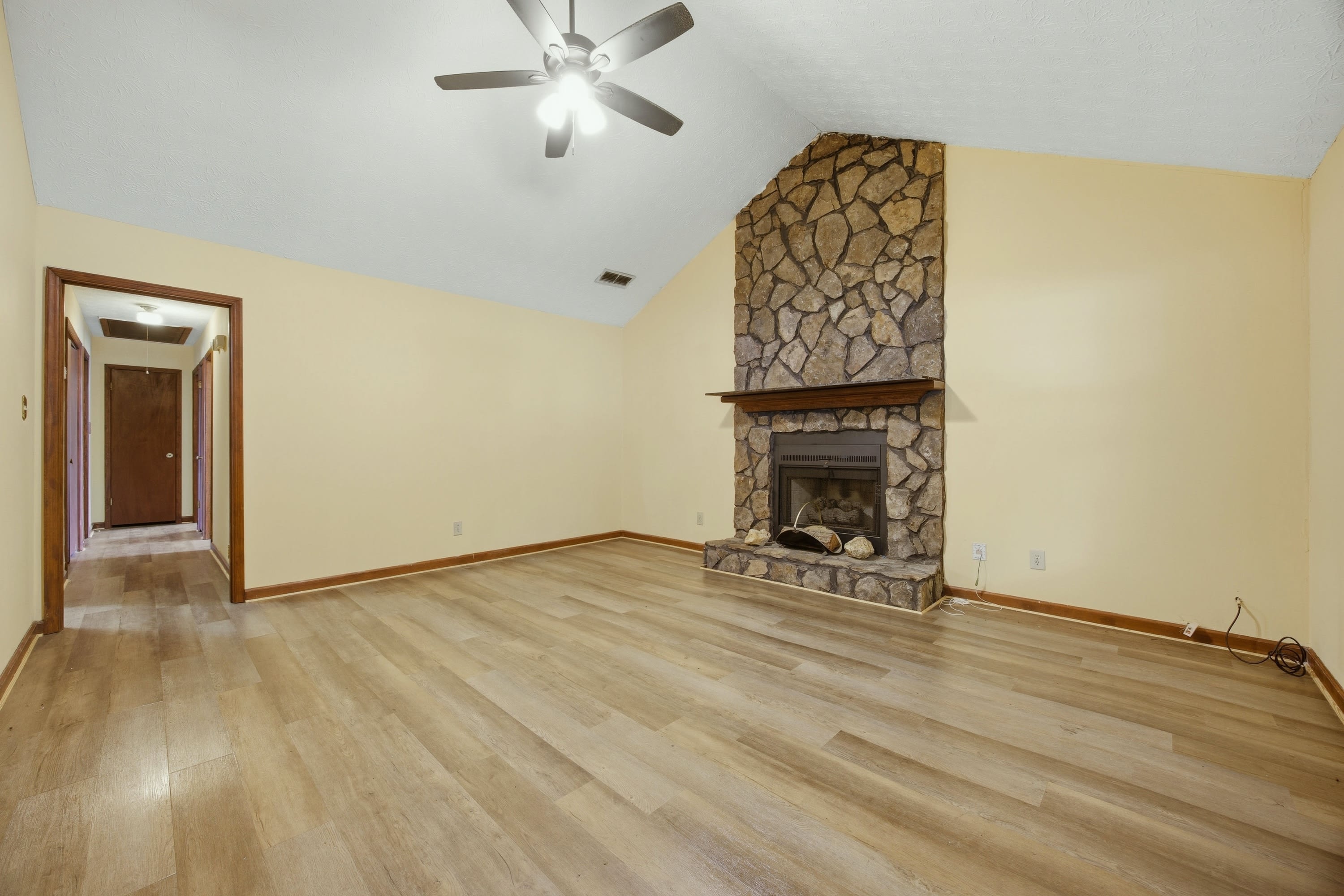 1701 Rose Garden Lane – photo 2