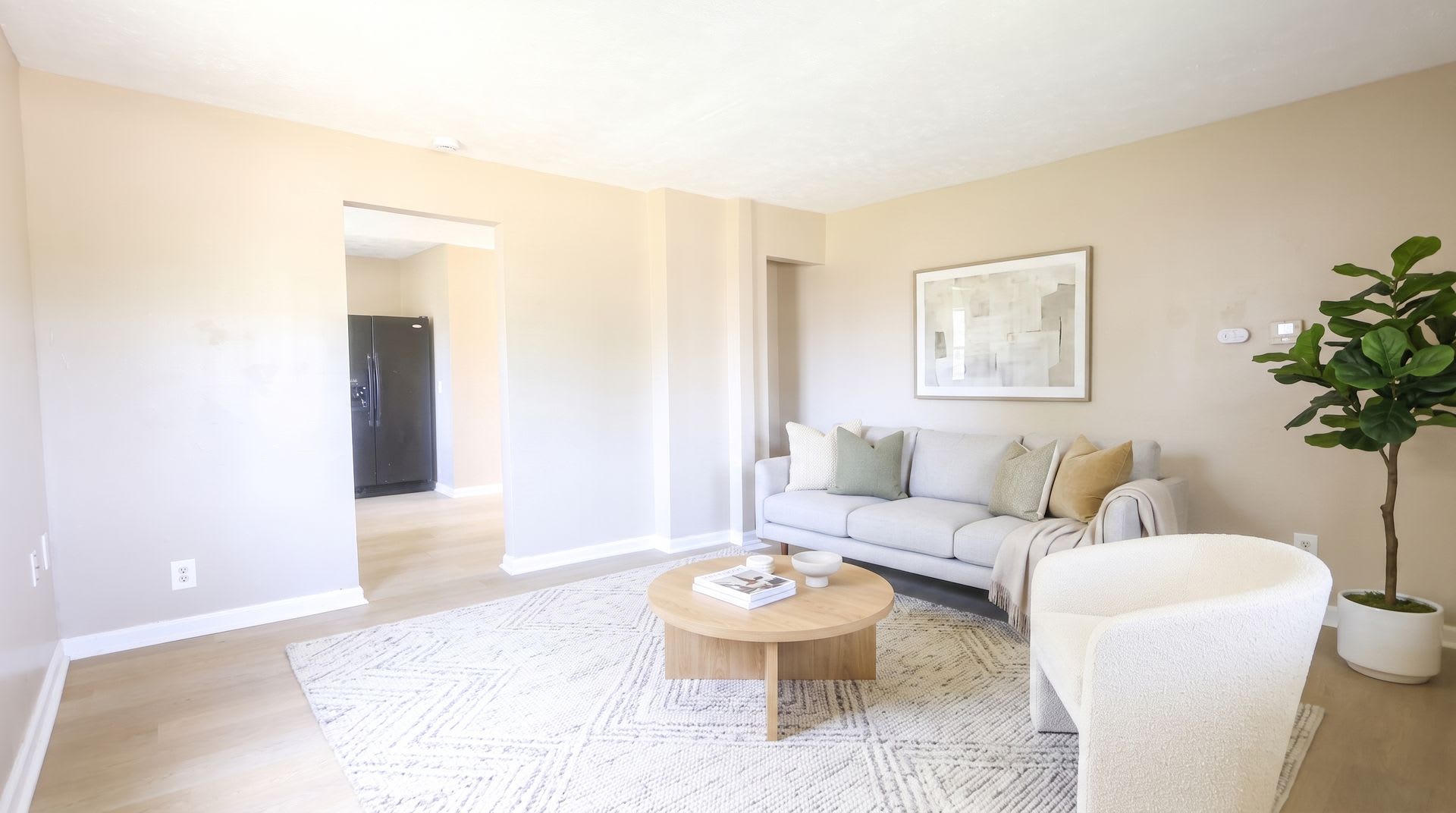 3 bedroom 2 bathroom Available in Lorain! – photo 1