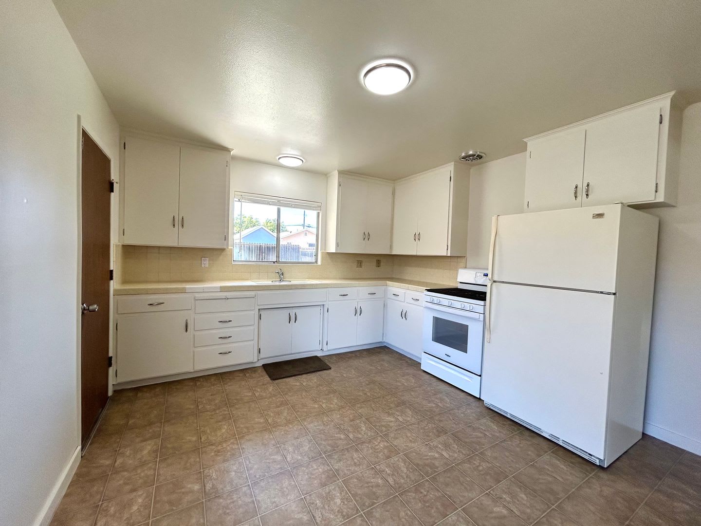 2 Bedroom, 1 Bath Home – photo 4