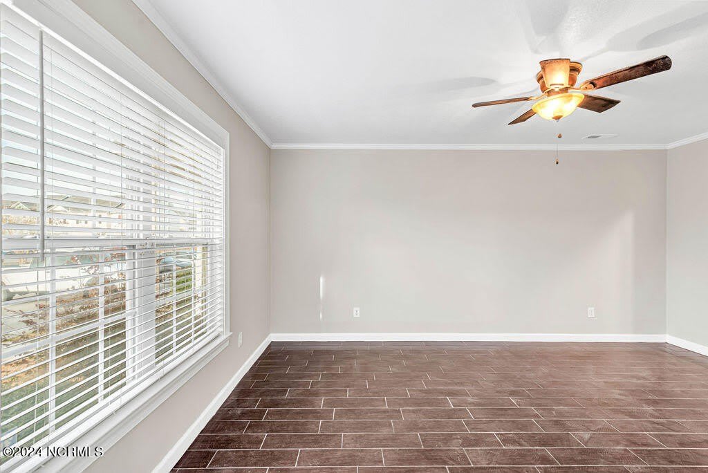 300 Streamwood Drive – photo 5