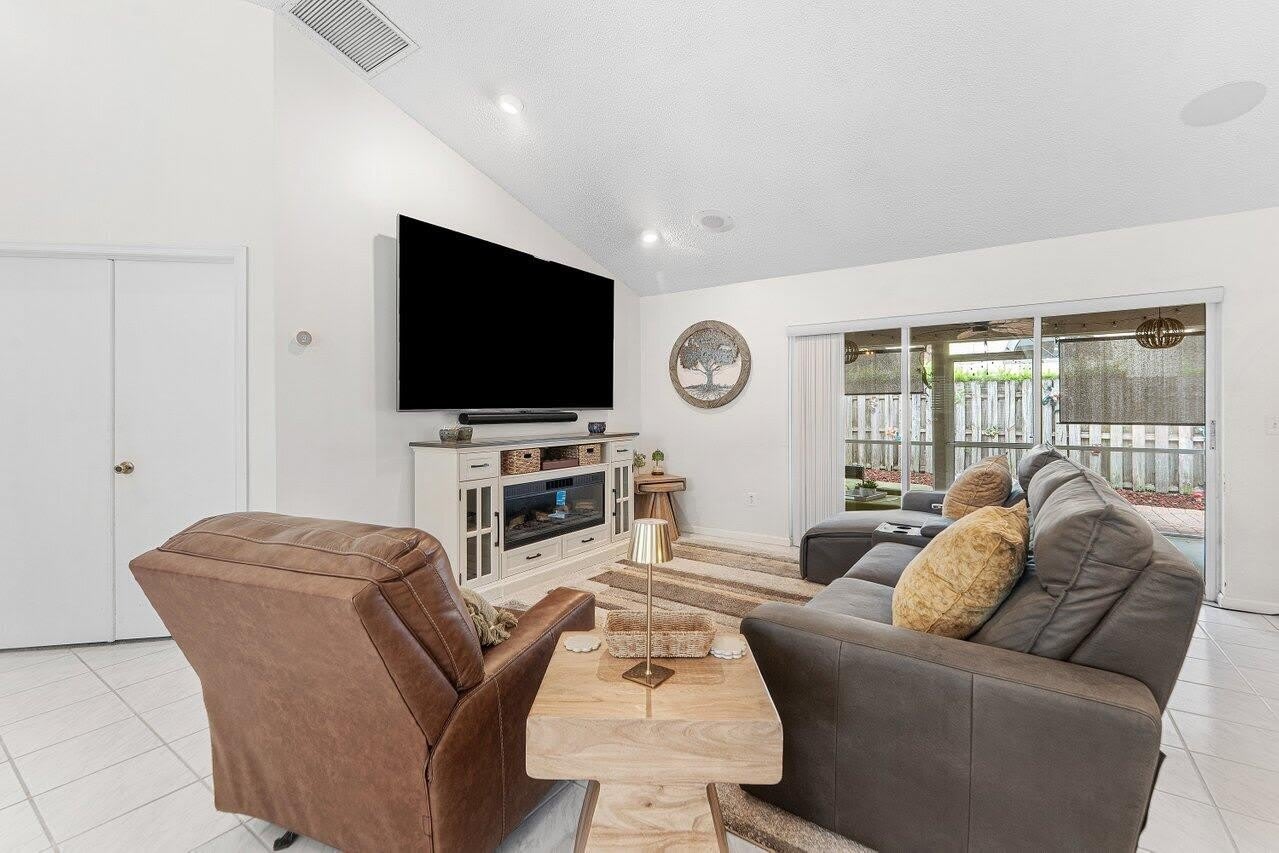 12842 Meadowbend Drive – photo 4
