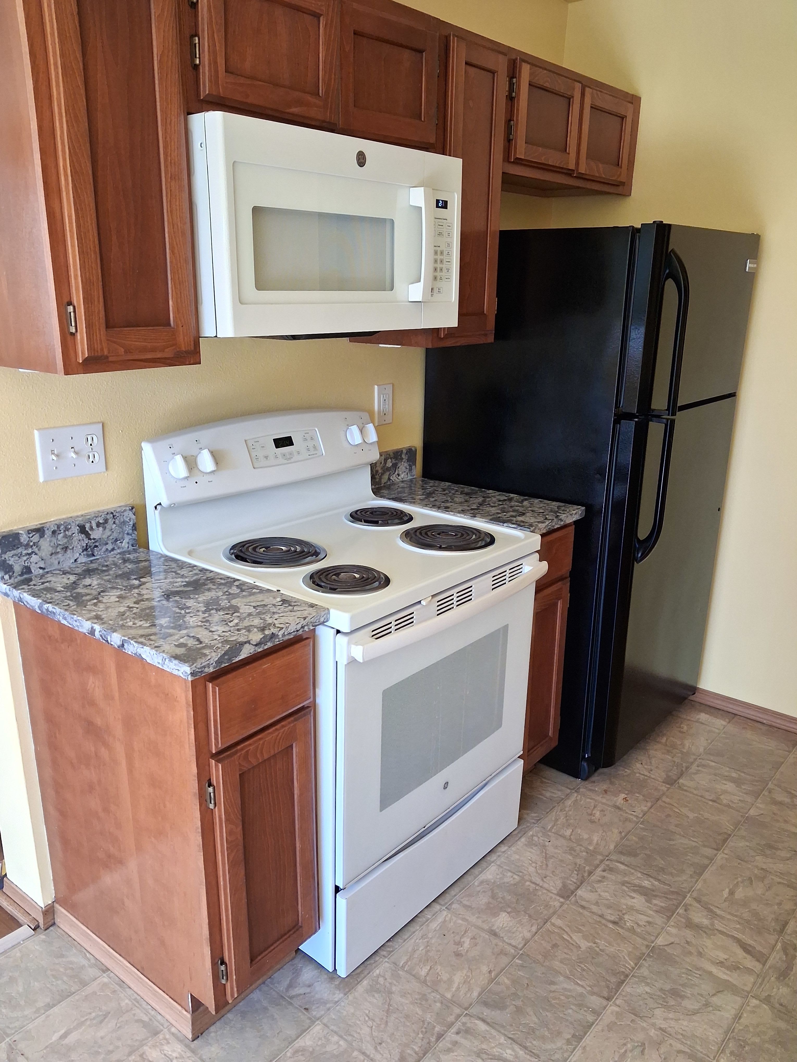 2106 216Th Street Court East – photo 5