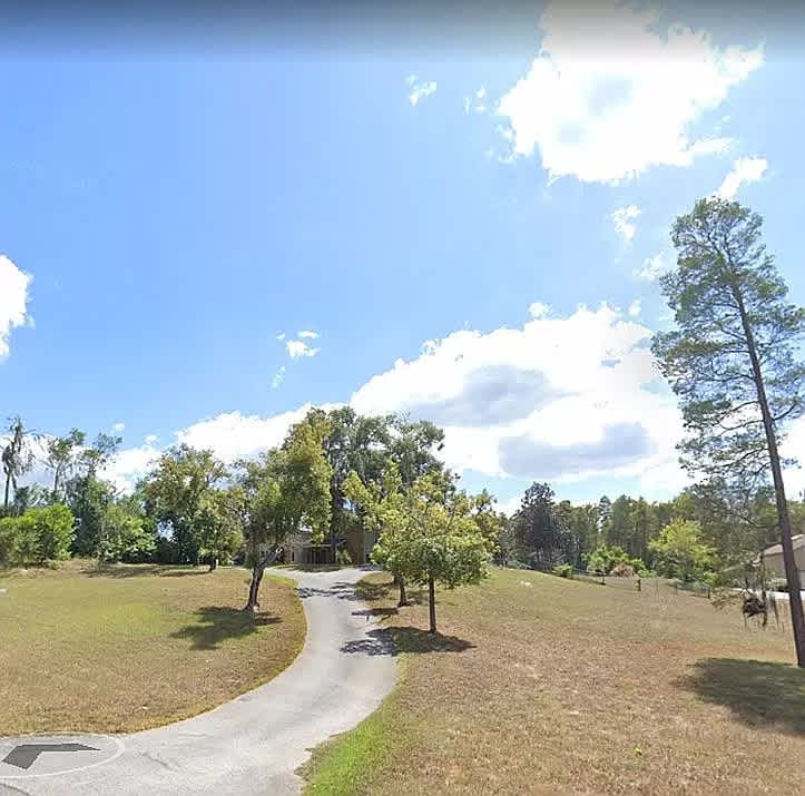 8015 Sycamore Dr – photo 2