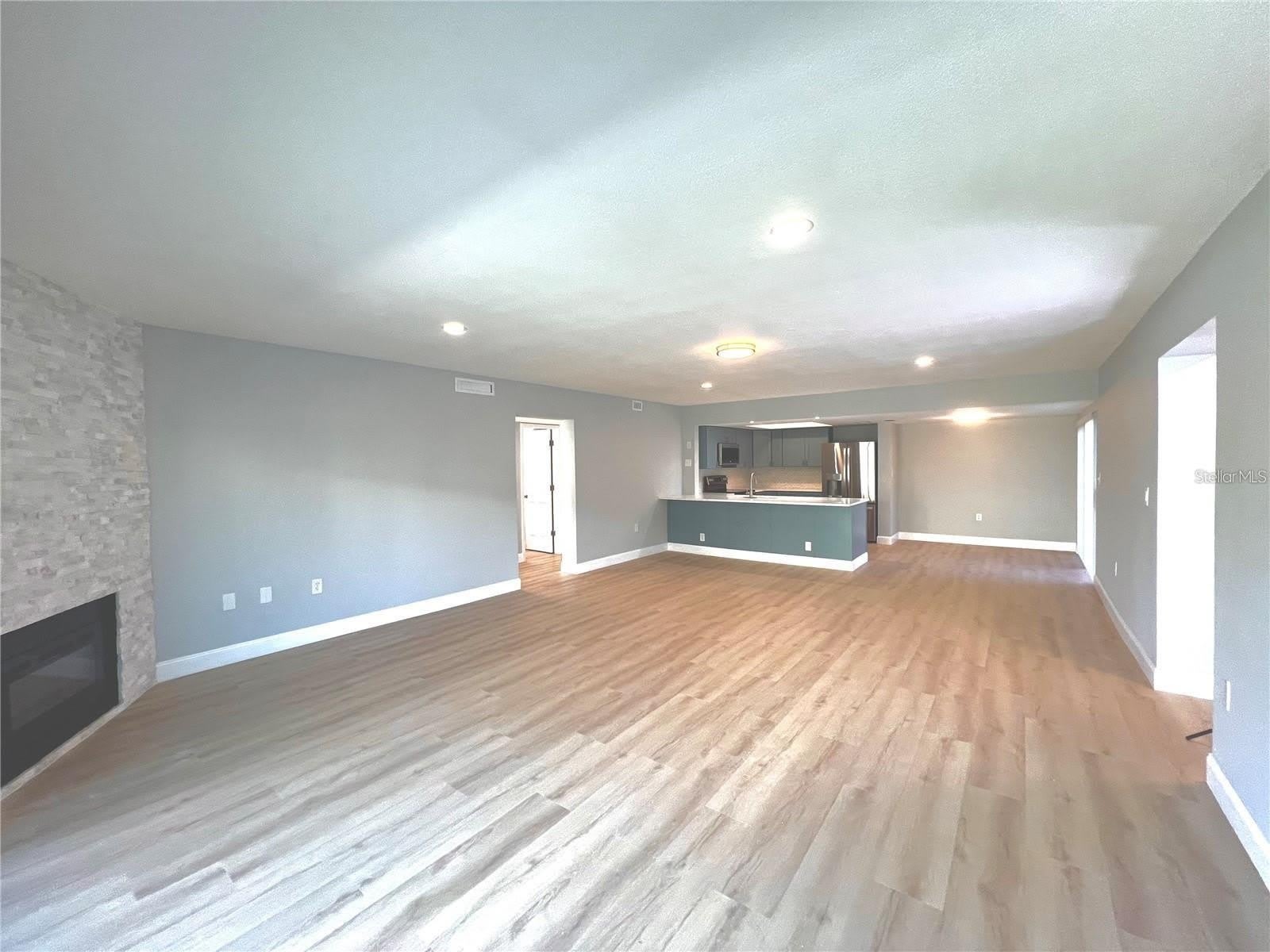 7550 SUNSHINE SKYWAY Lane S – photo 5