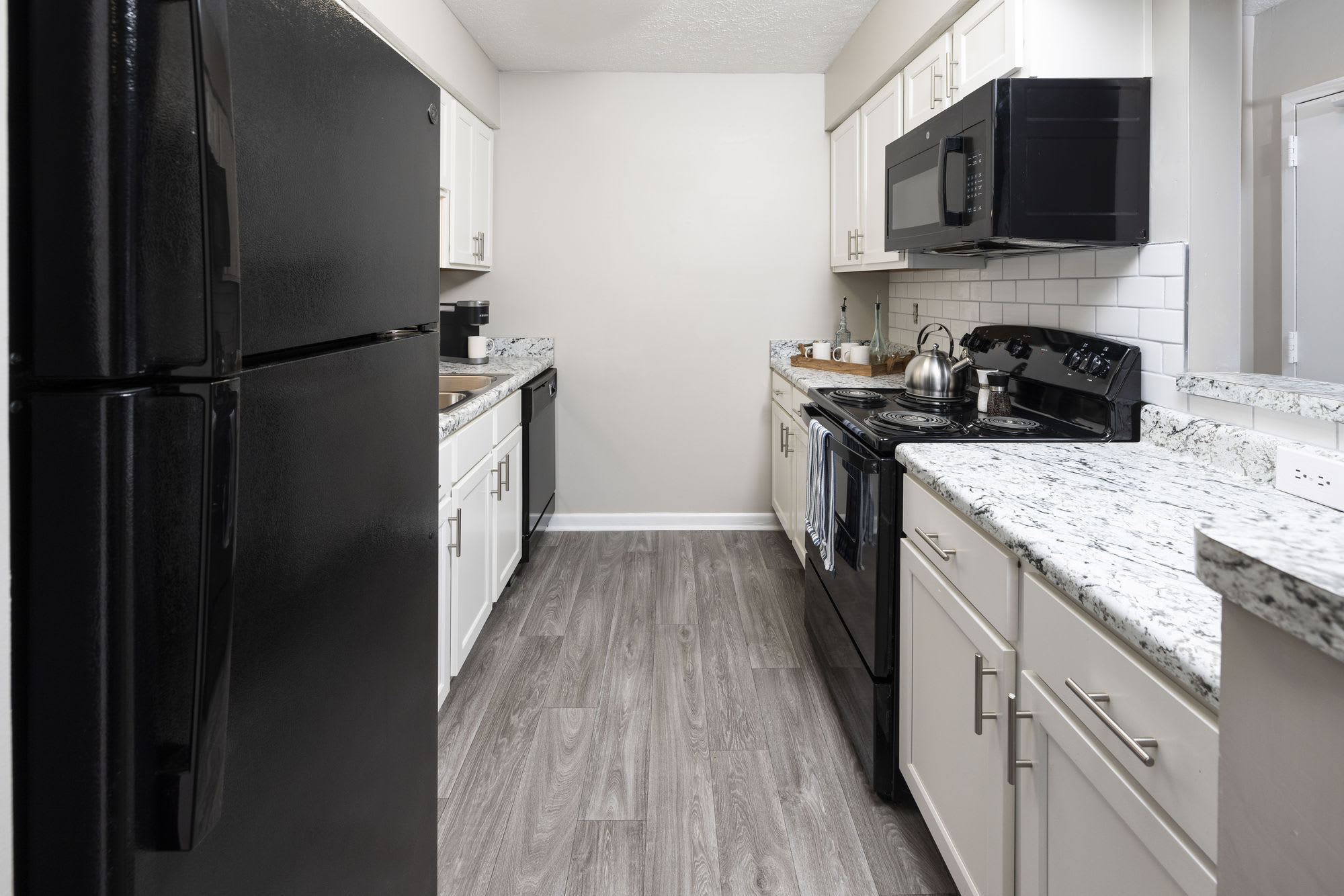 Cross Creek Apartments – photo 4