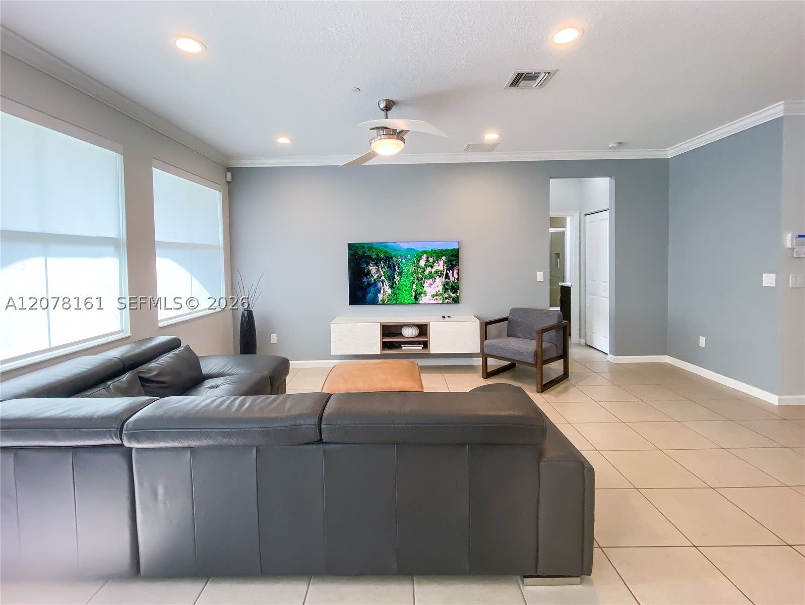 2958 St Thomas Dr – photo 2