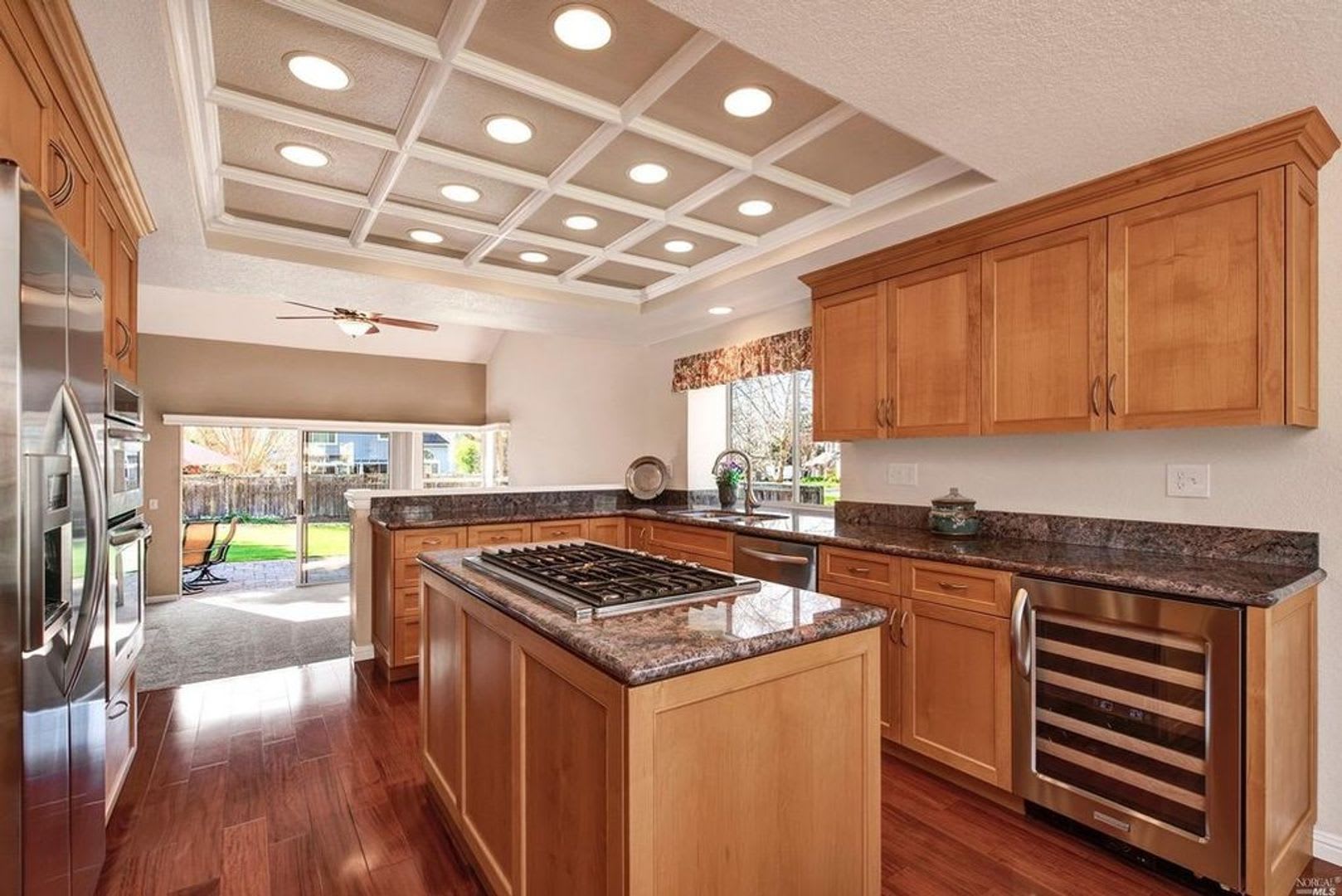 Beautiful Home in the Lakewood Hills Gated Community! – photo 3