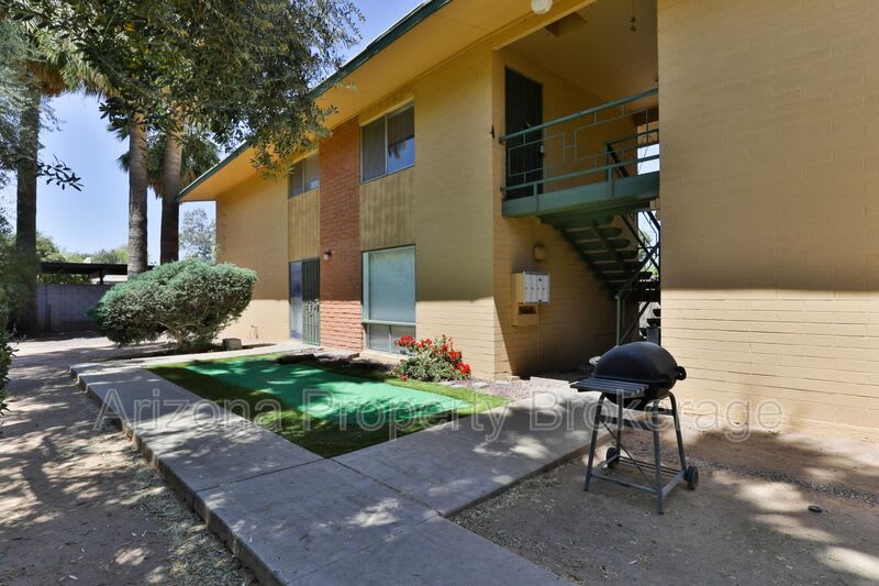 224 N Macdonald H – photo 4