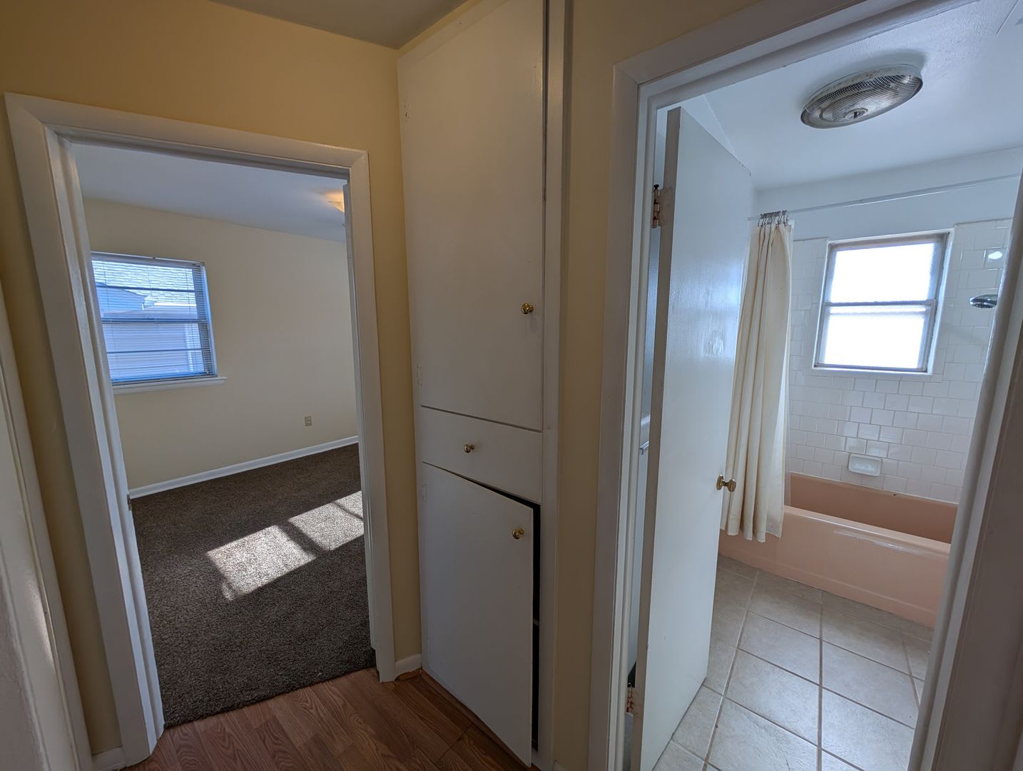 2 bed, 1 bath duplex house in Edmond with central heat and air next to UCO campus – photo 5