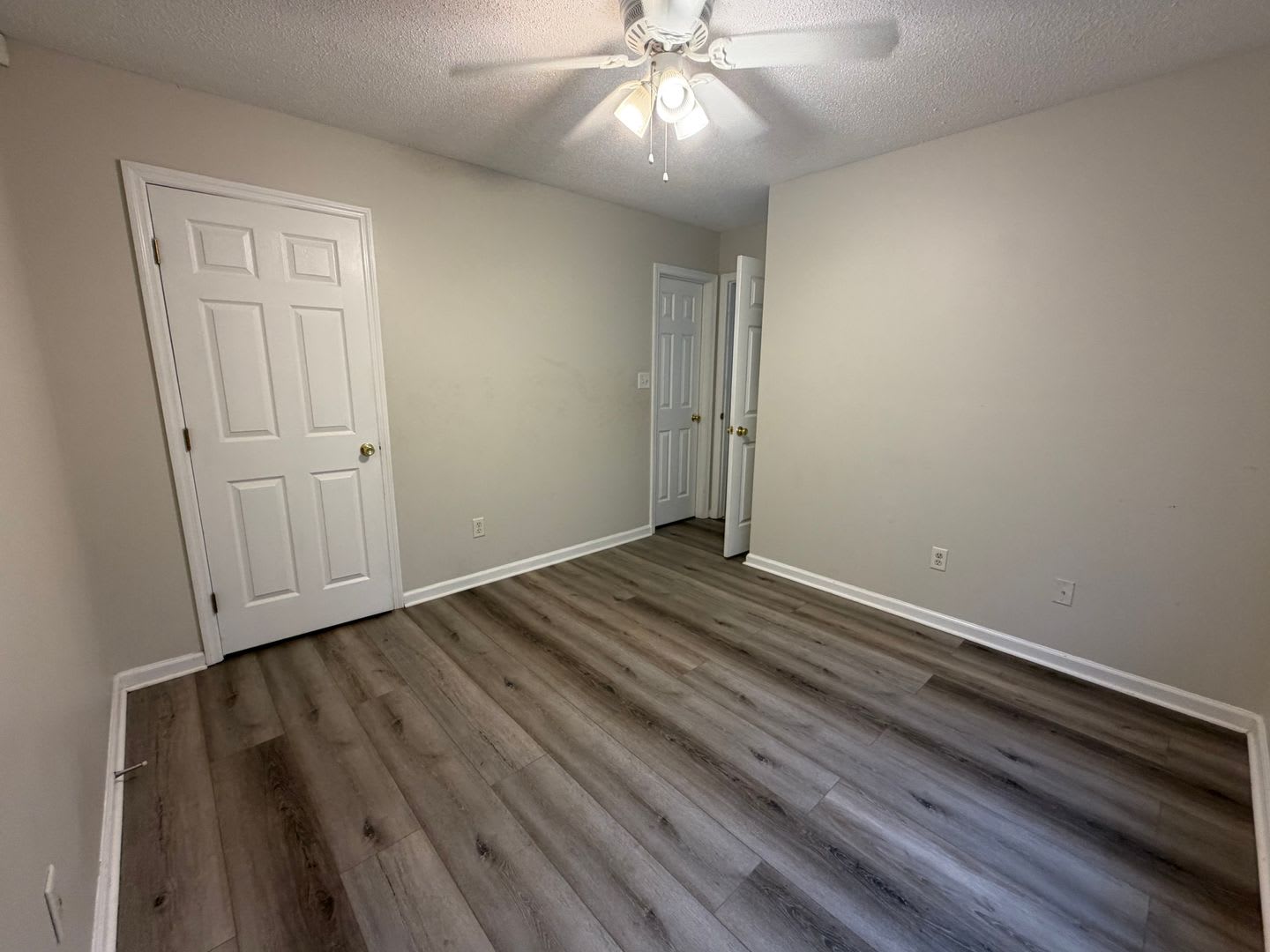 2BR 2BA No Carpet – photo 3