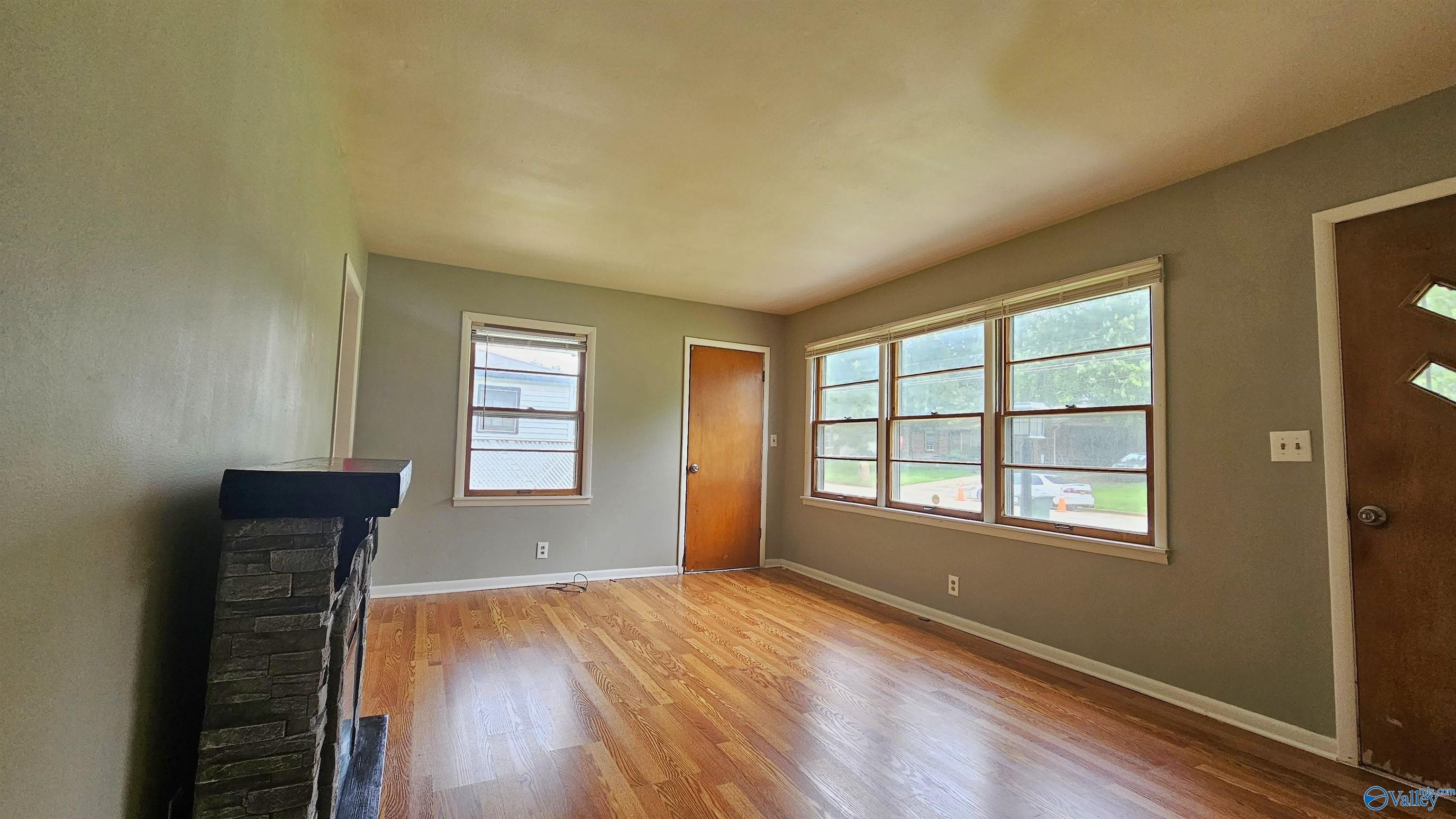 1609 Armstrong Street – photo 5