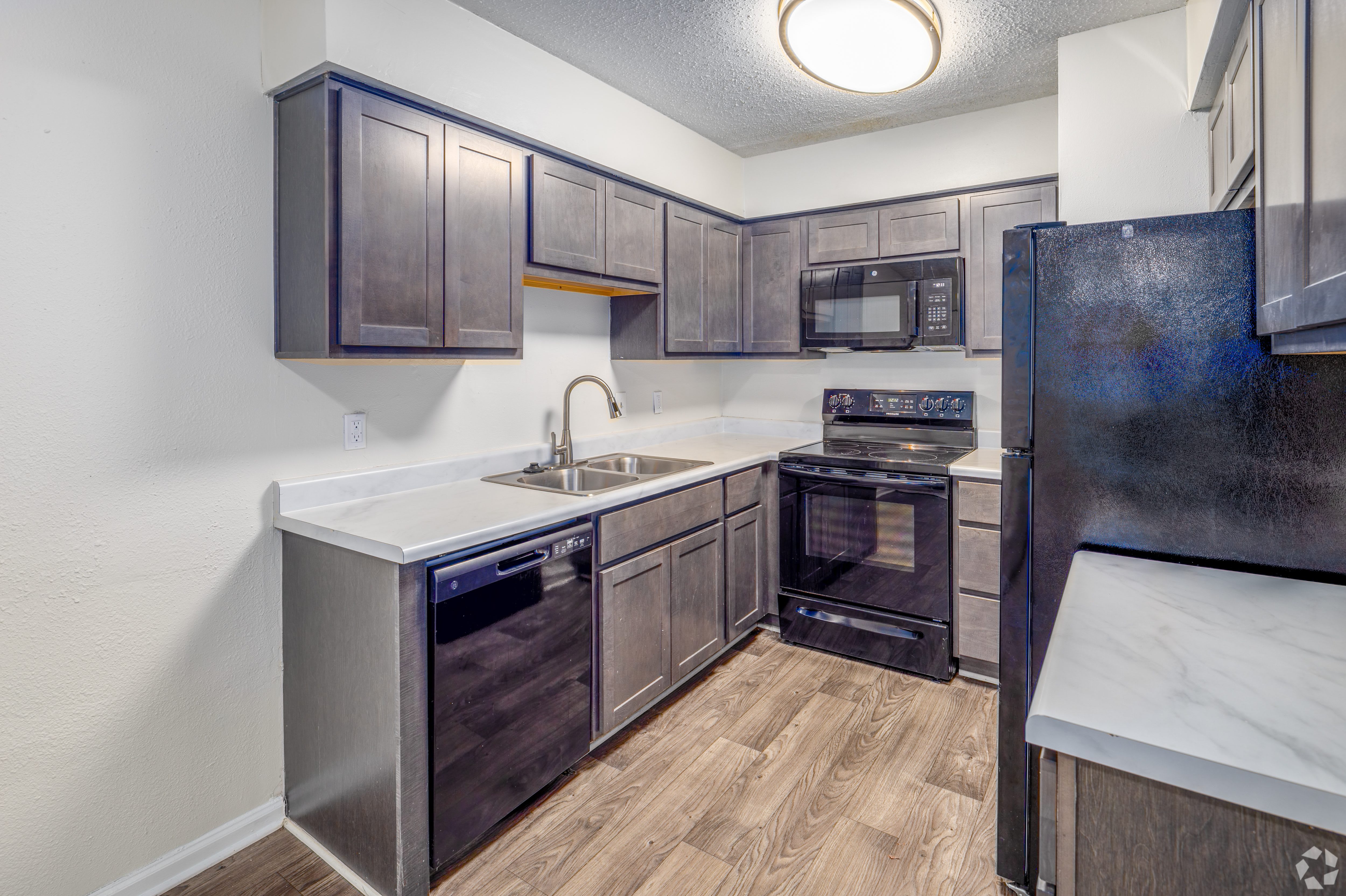 Mill Run Apartments – photo 5
