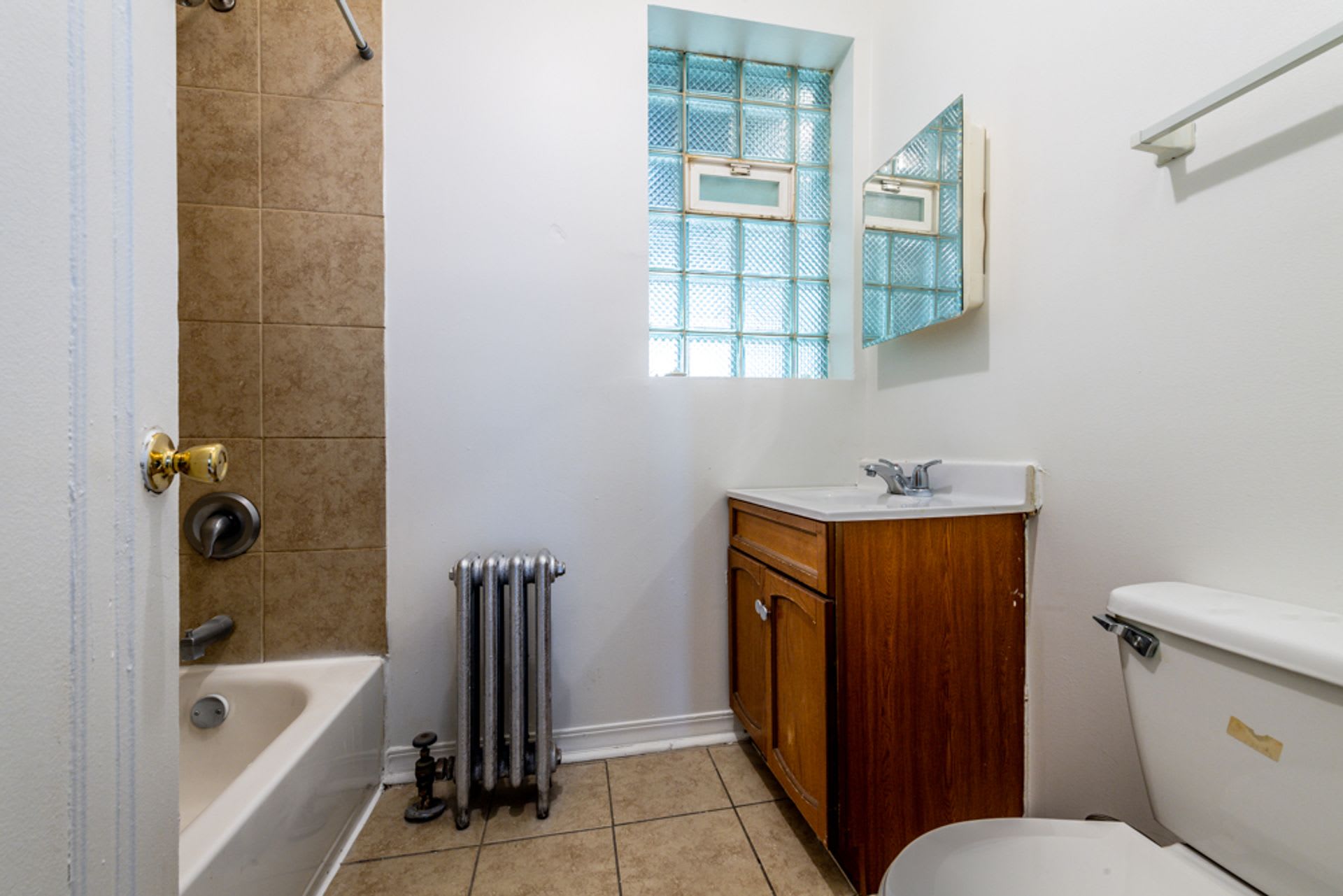 654 N Pine Ave – photo 2