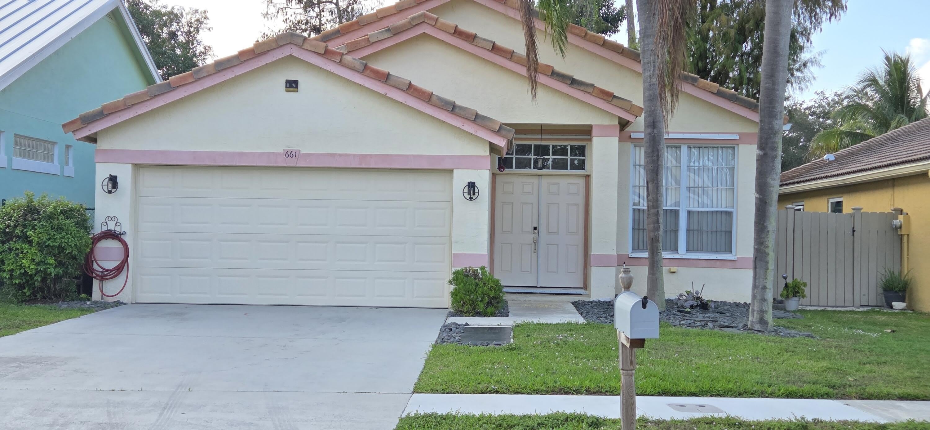 661 Lake Wellington Drive – photo 2