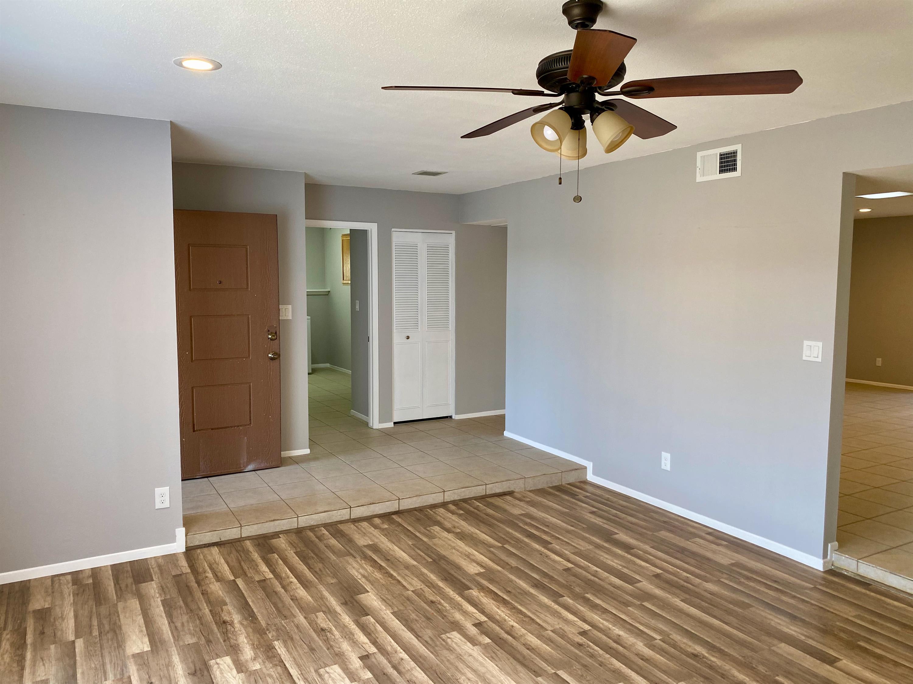 5714 West Carol Ann Way – photo 2