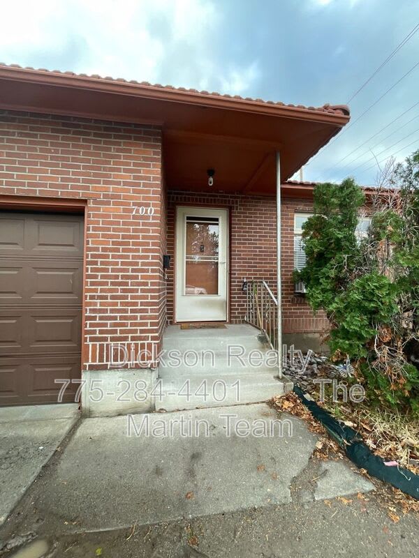700 E. Taylor Street – photo 1