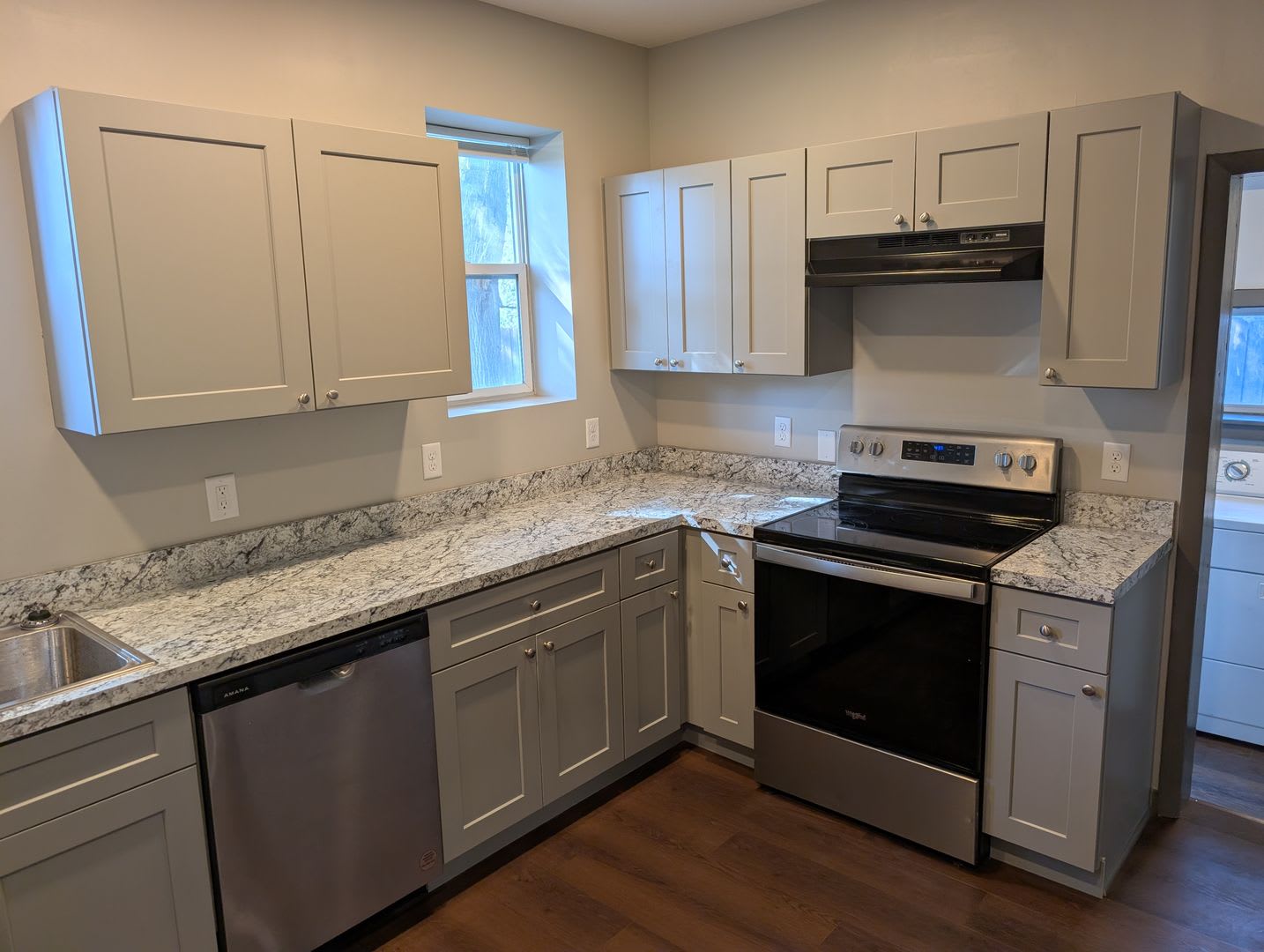 Fully Renovated 2 Bedroom 1 Bath Home – photo 3
