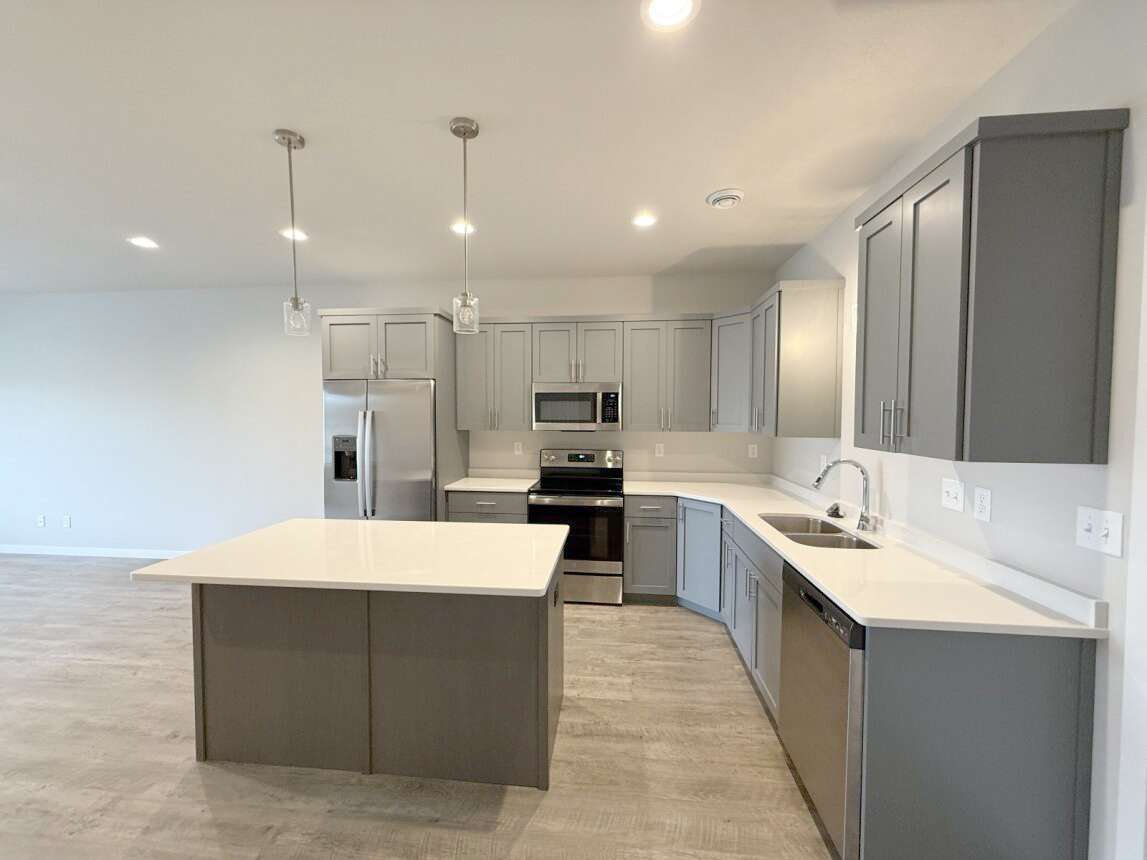 Valley View Townhomes – photo 1