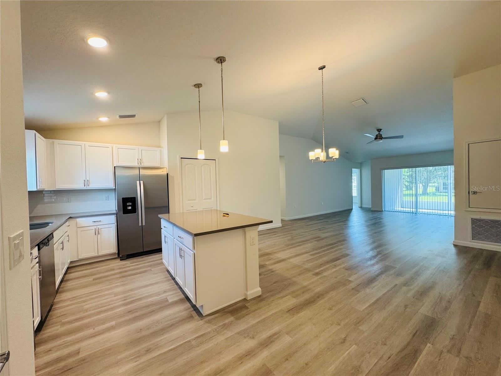 72 LANCELOT Drive – photo 2