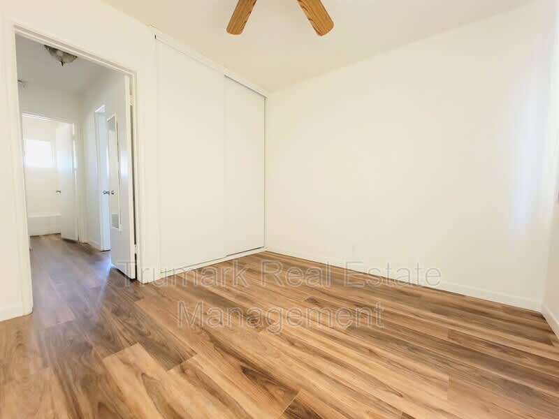 512 Irving Ave. – photo 5