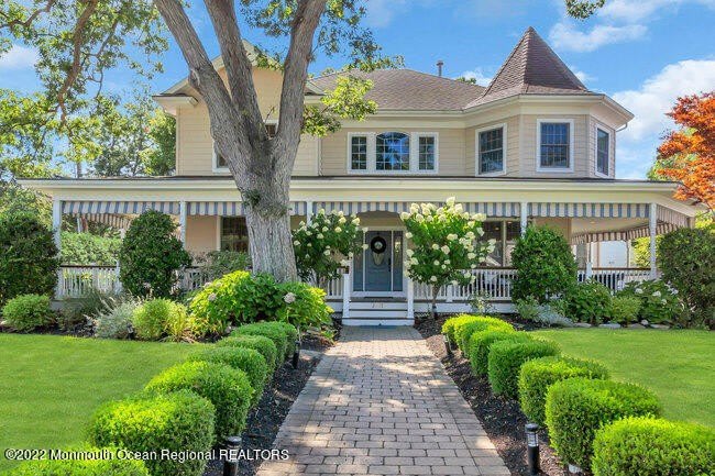2107 3rd Avenue – photo 1