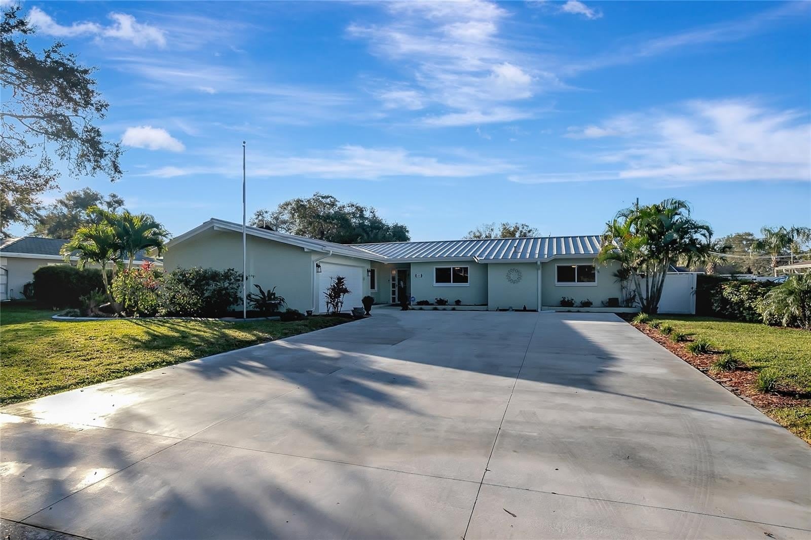 809 JACARANDA Drive – photo 2