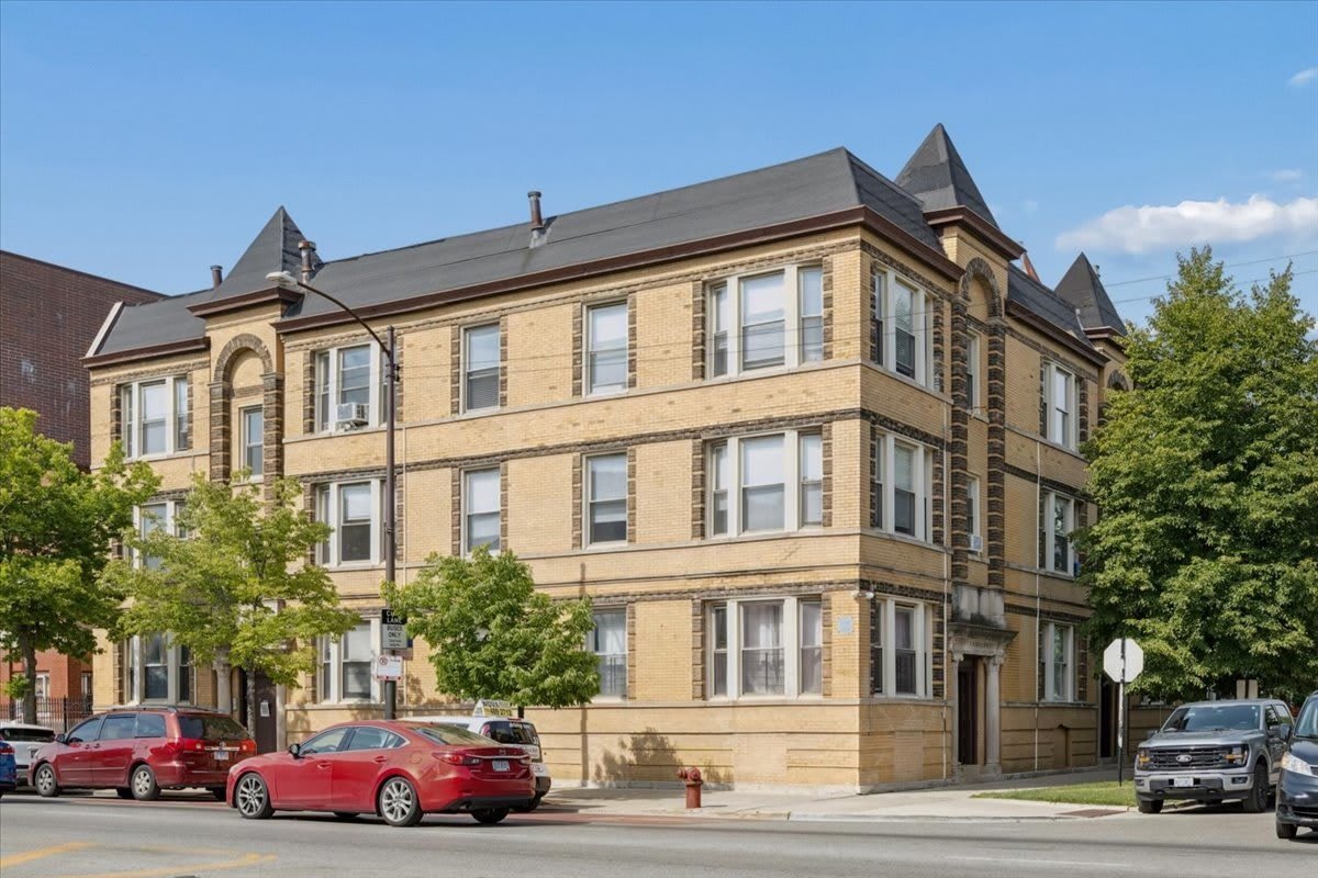2405 W McLean Avenue – photo 1