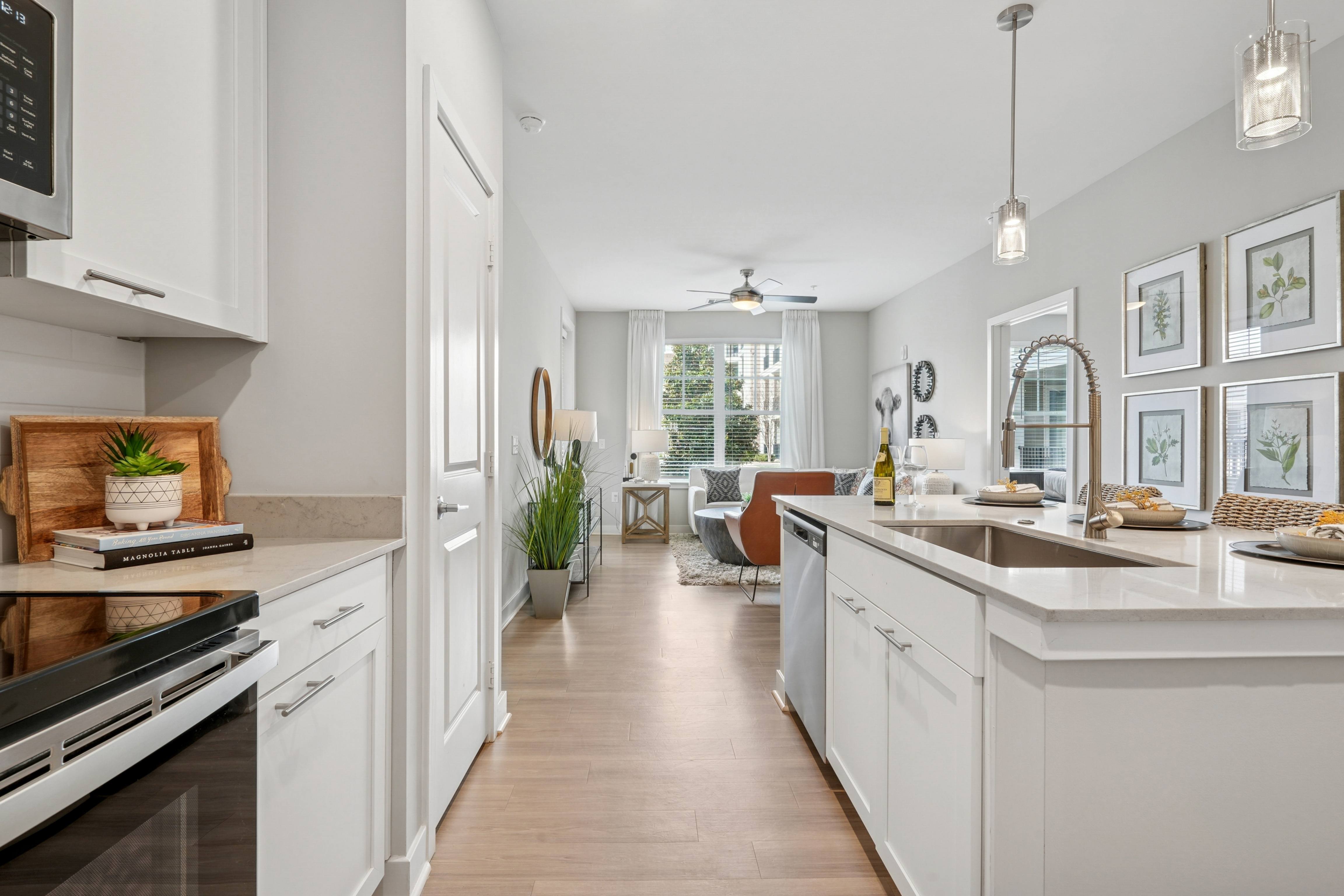 Matthews Square Apartments – photo 3