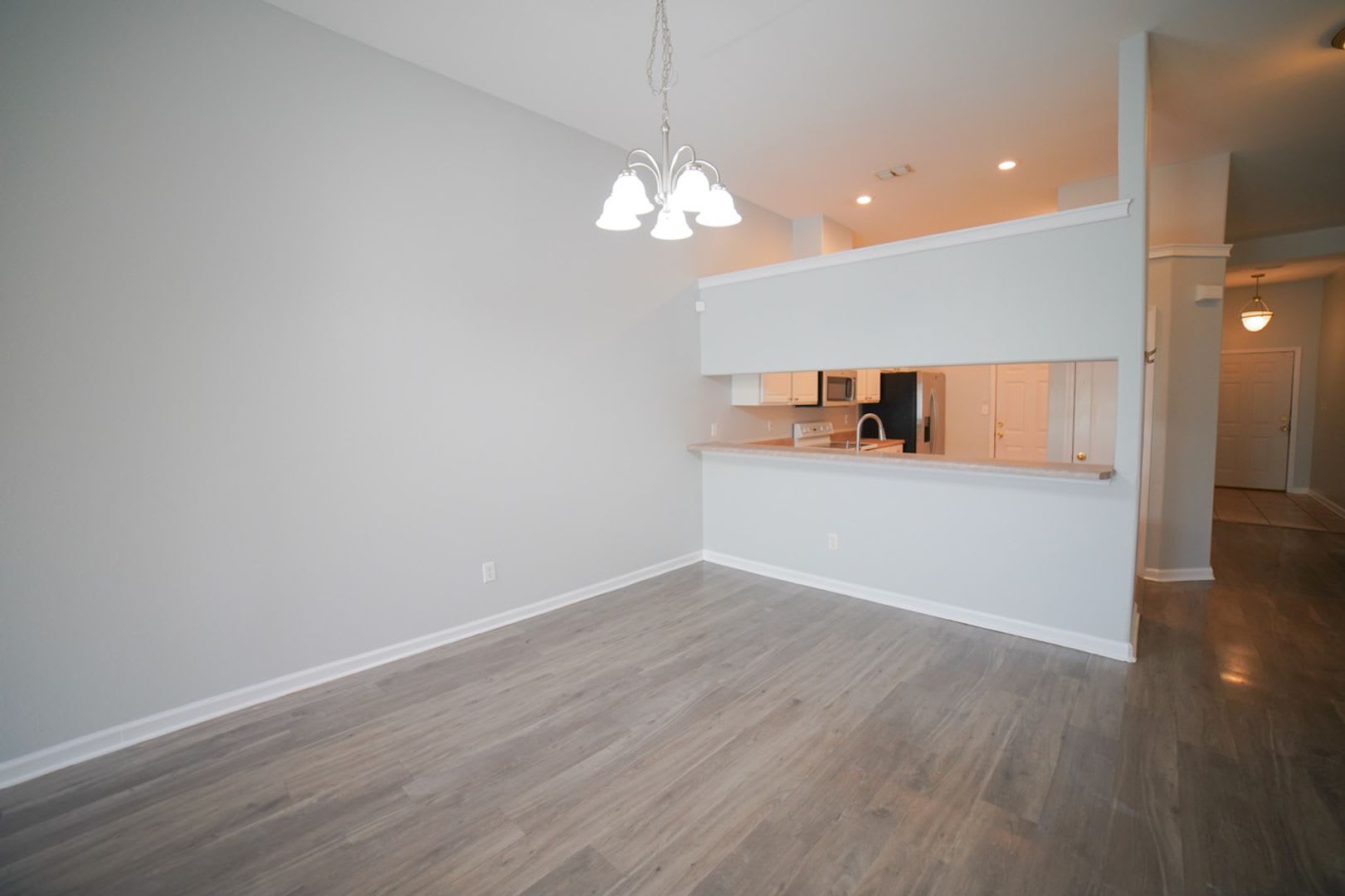 3 Bed / 2 Bath in Piney Z!! – photo 3